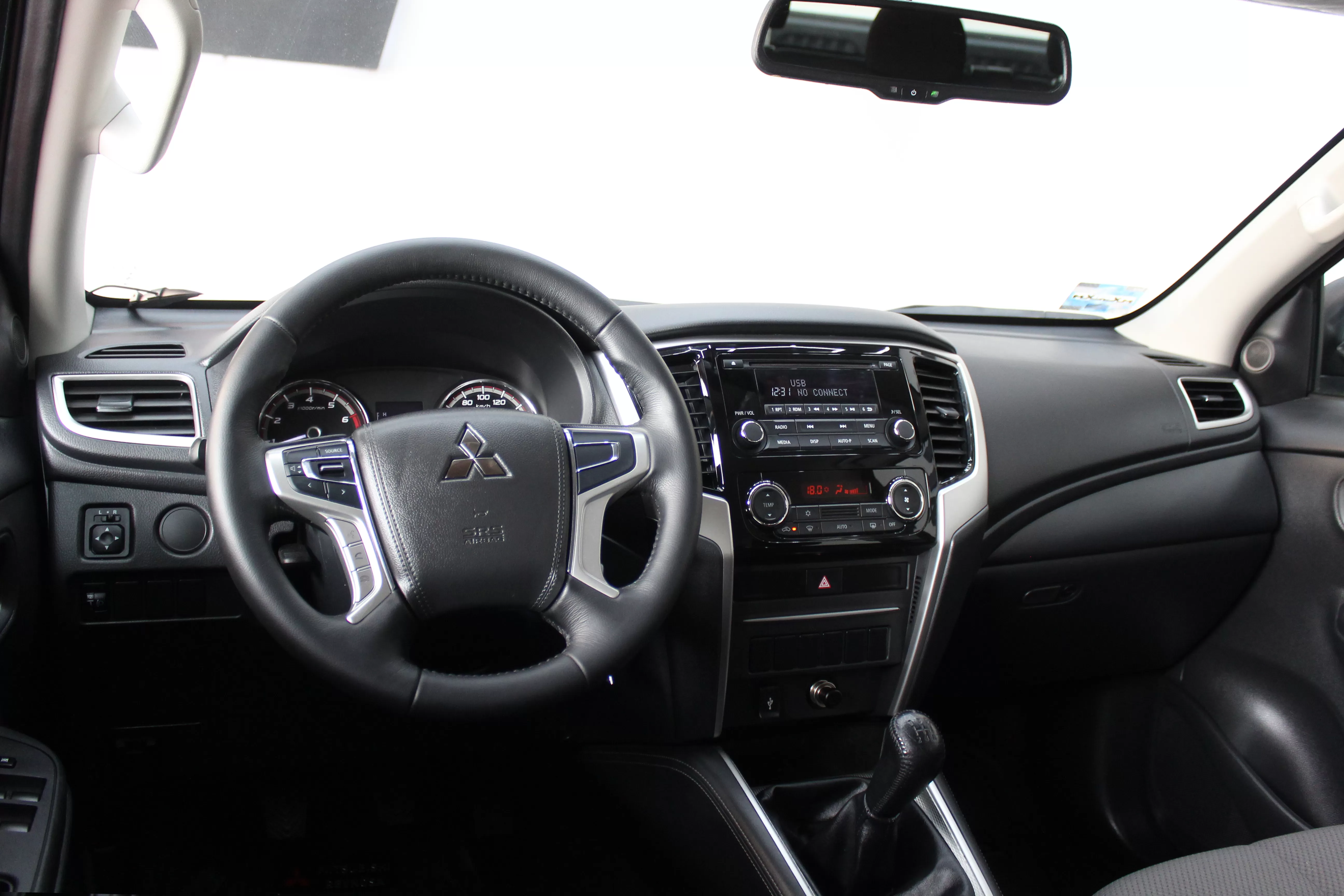 Mitsubishi L200 2023