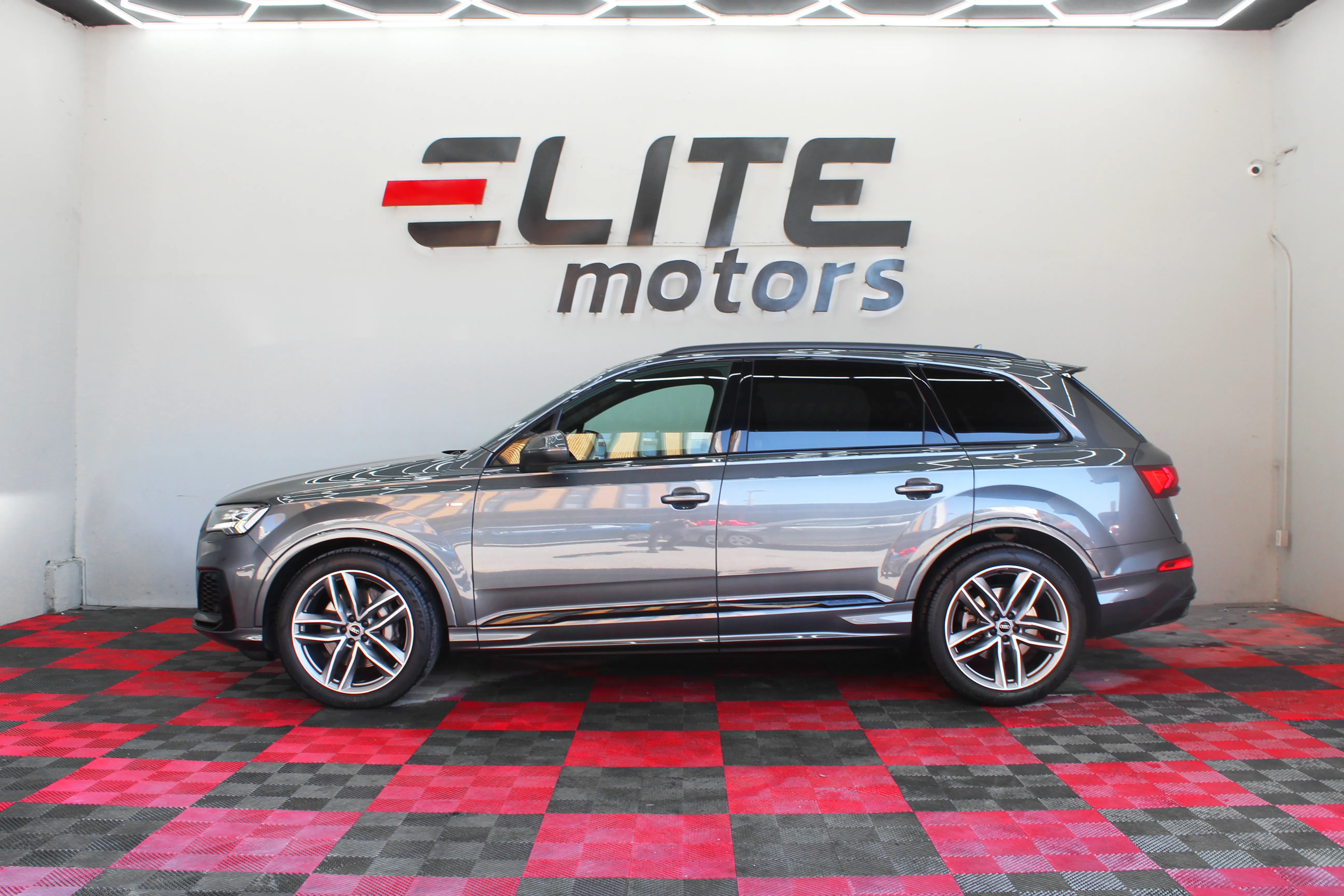 Audi Q7 S-Line 2023