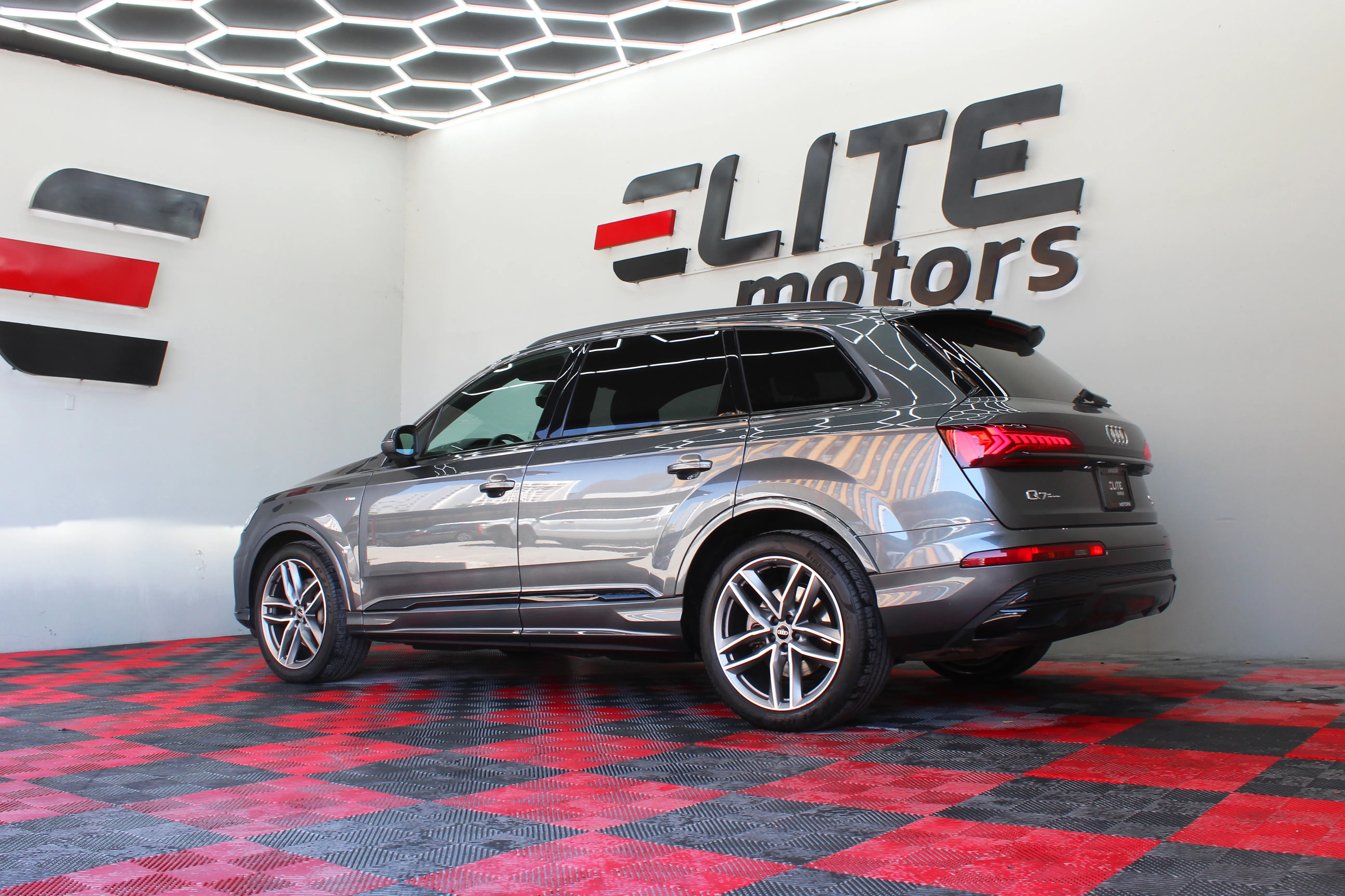 Audi Q7 S-Line 2023