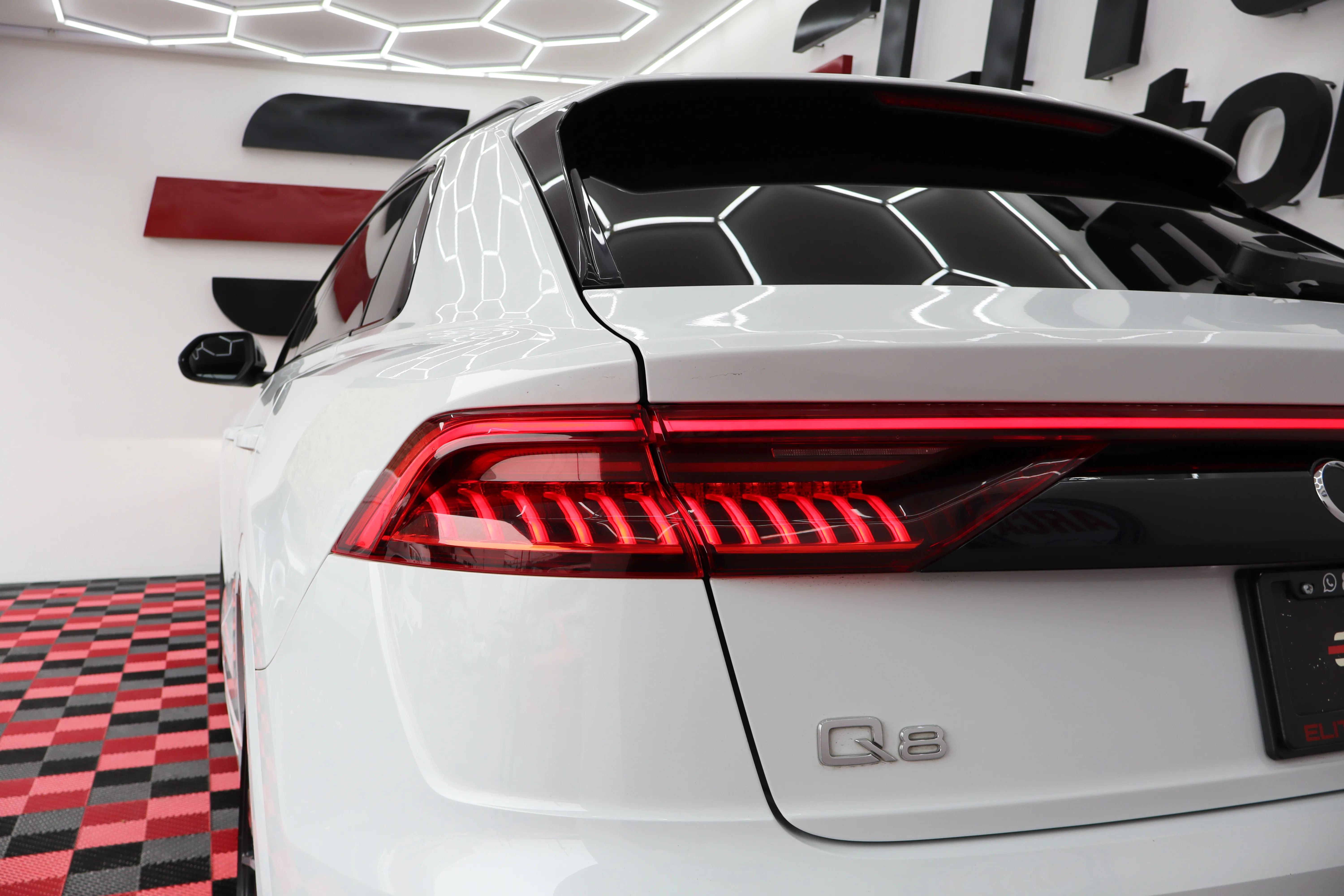 Audi Q8 S-Line 2023