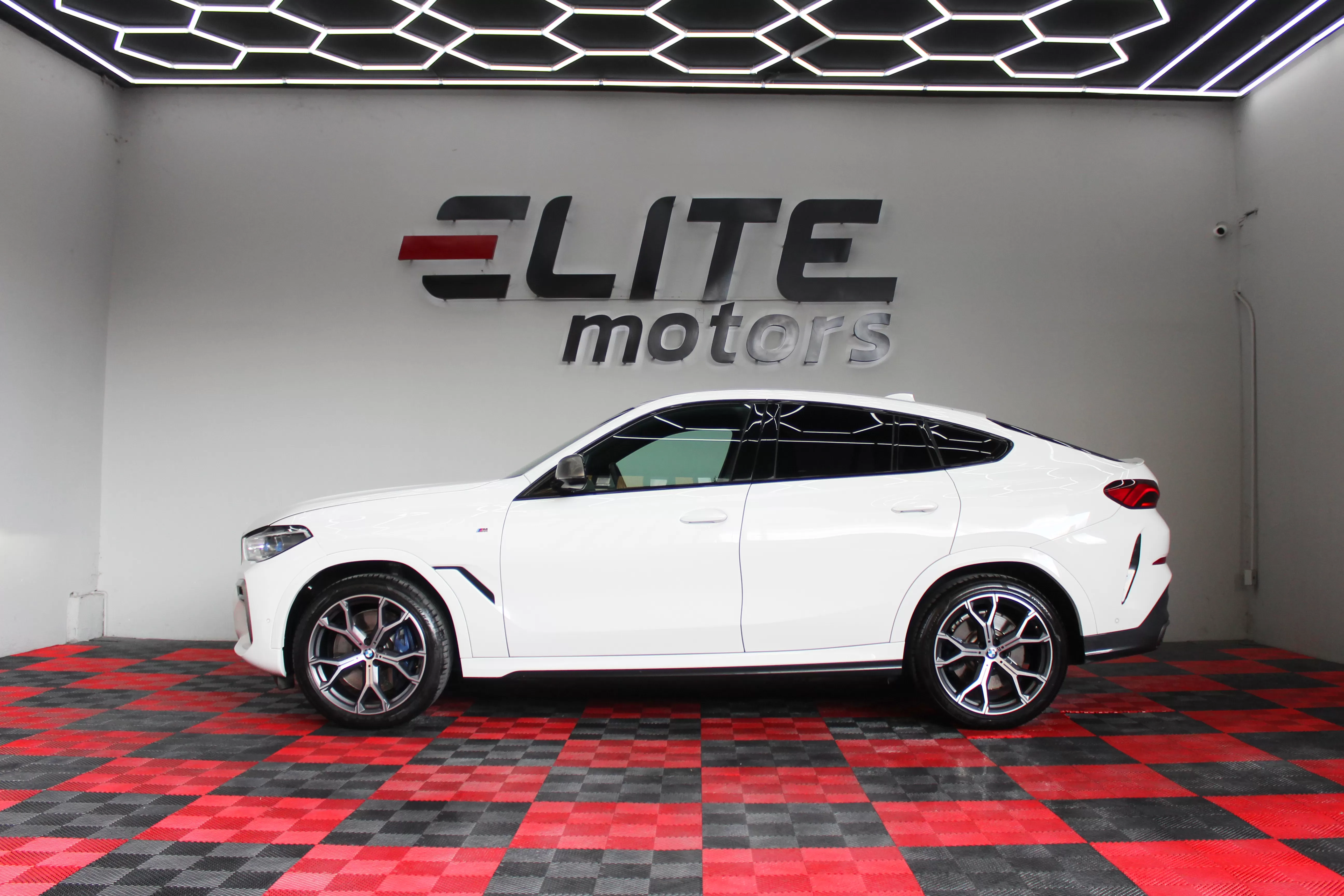 BMW X6 M50i 2023