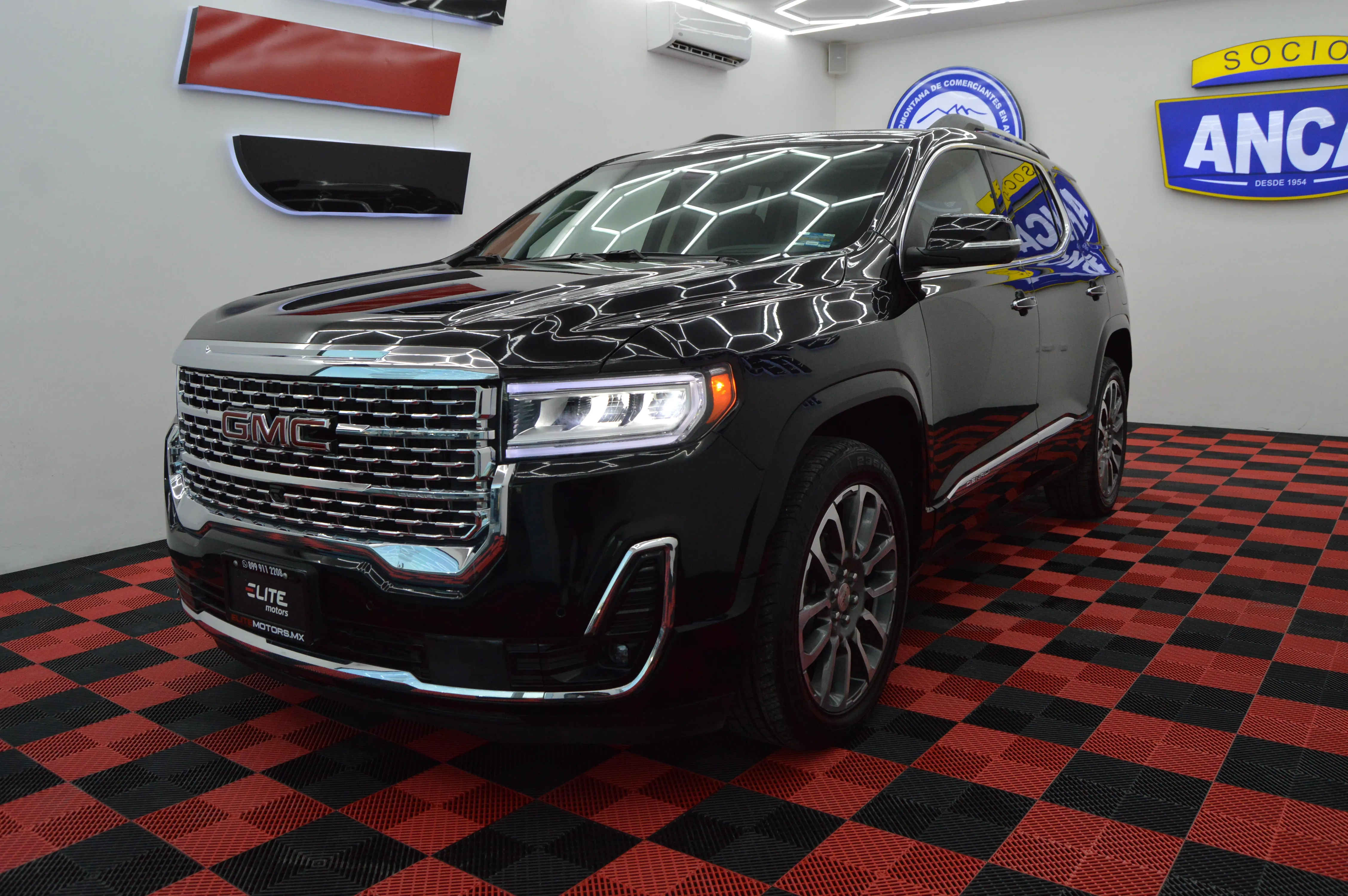 GMC Acadia Denali 2023