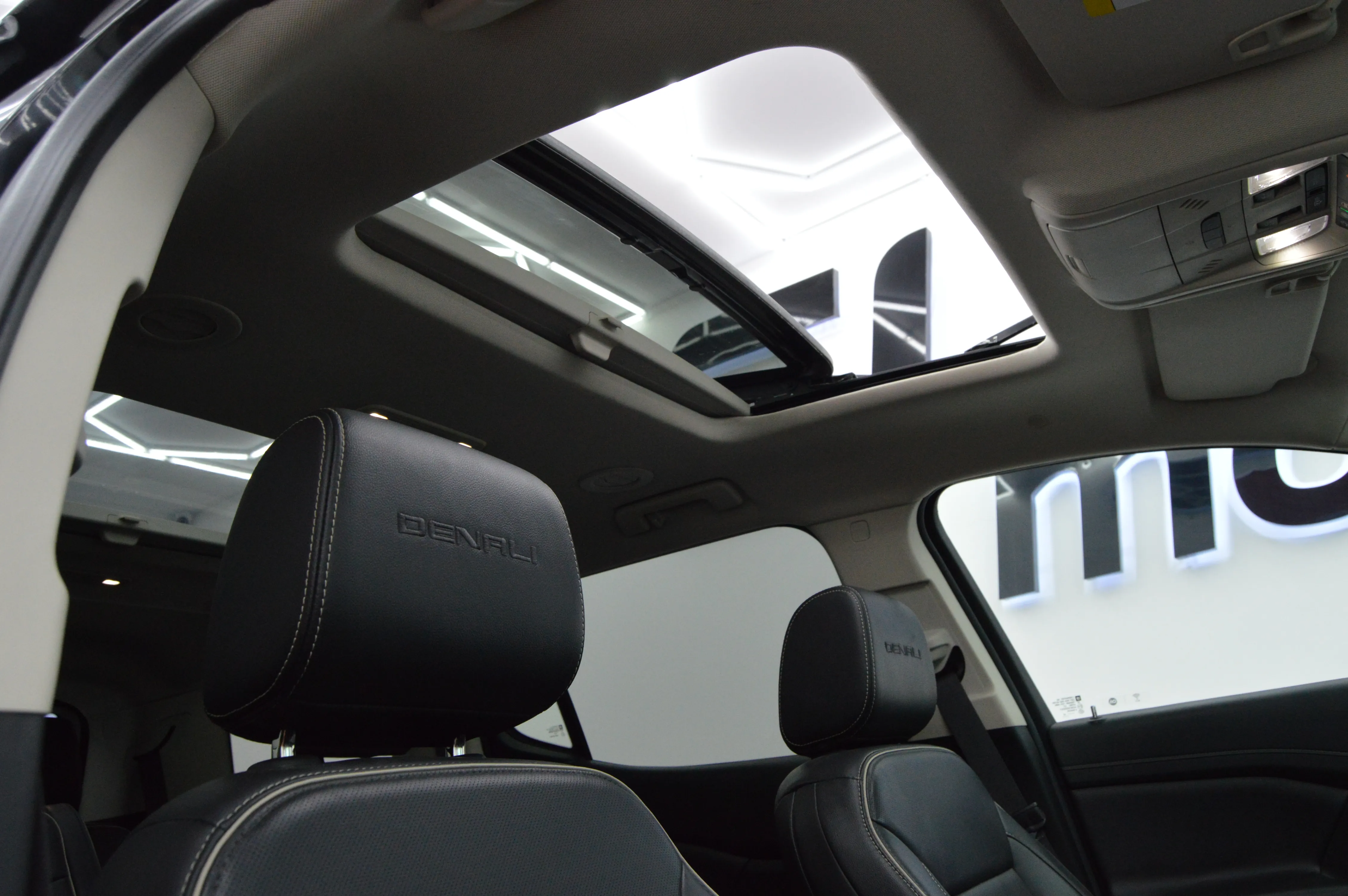 GMC Acadia Denali 2023