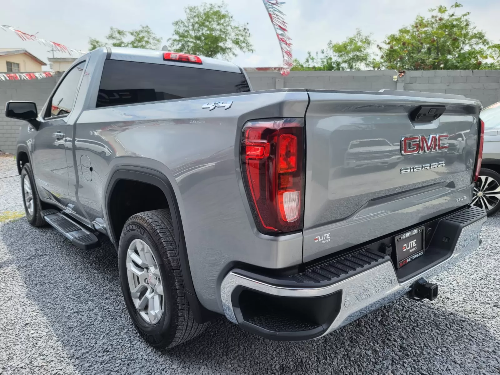 GMC Sierra SLE 2024