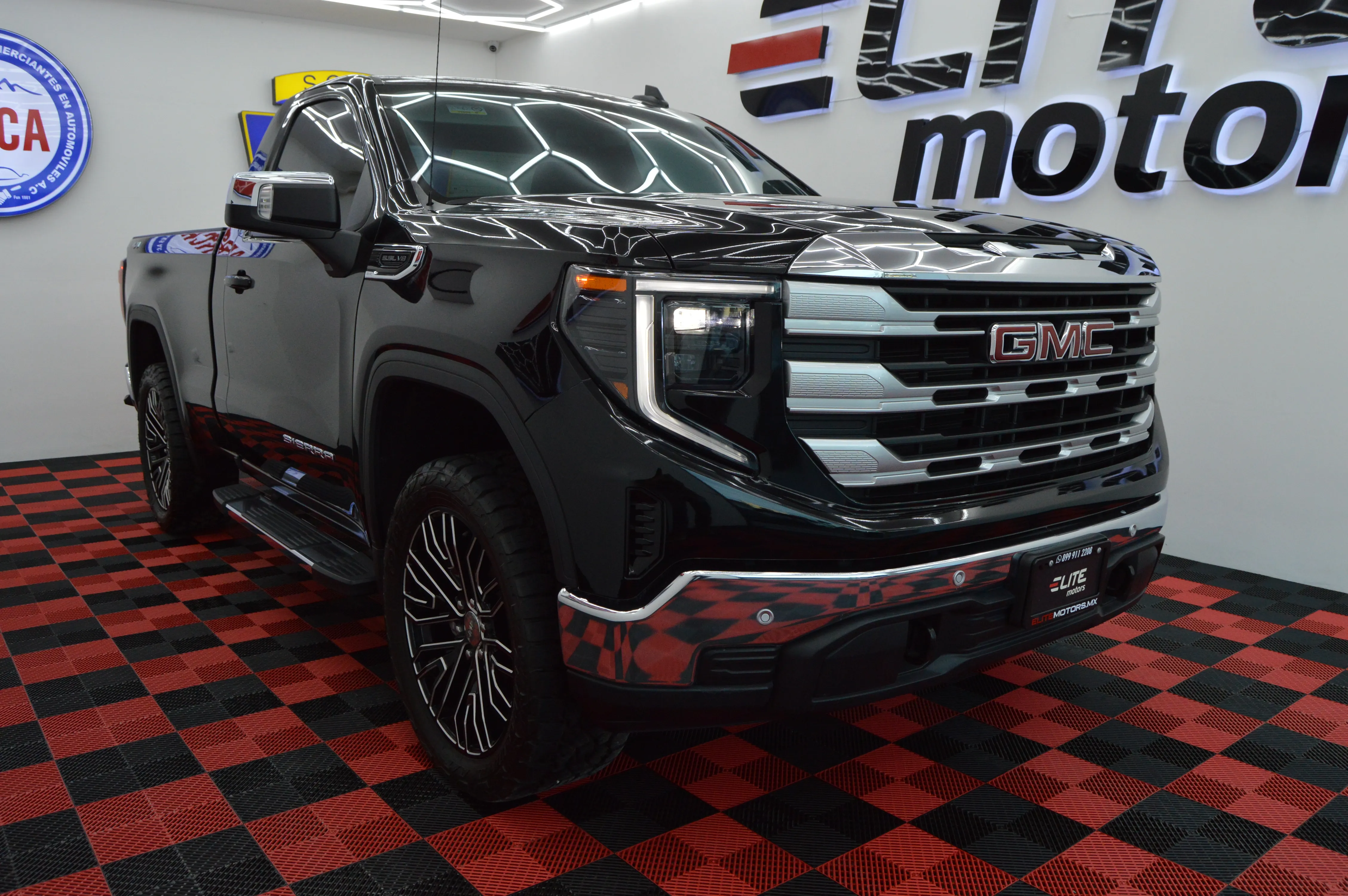 GMC Sierra SLE 2025