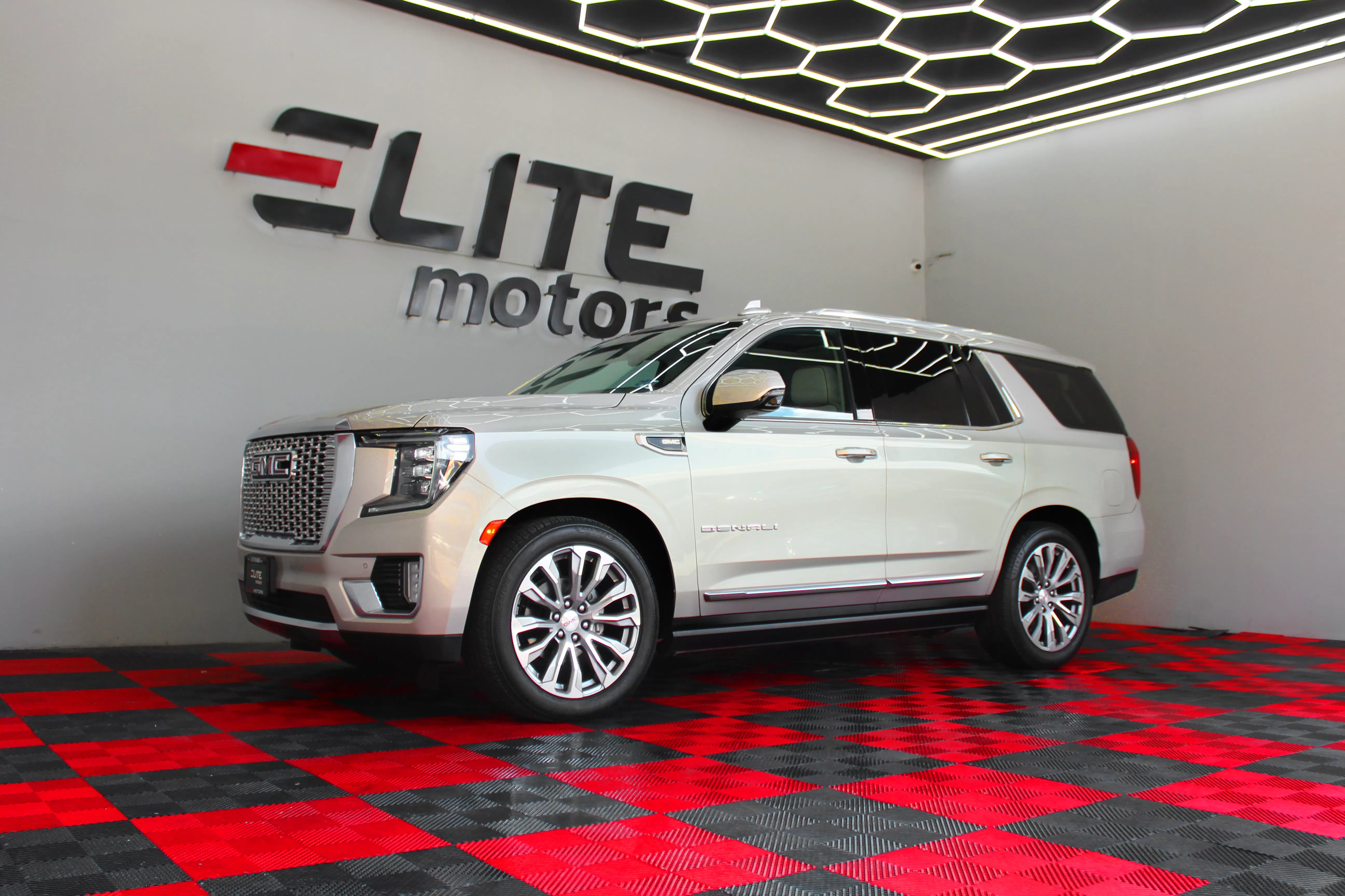 GMC Yukon Denali 2021