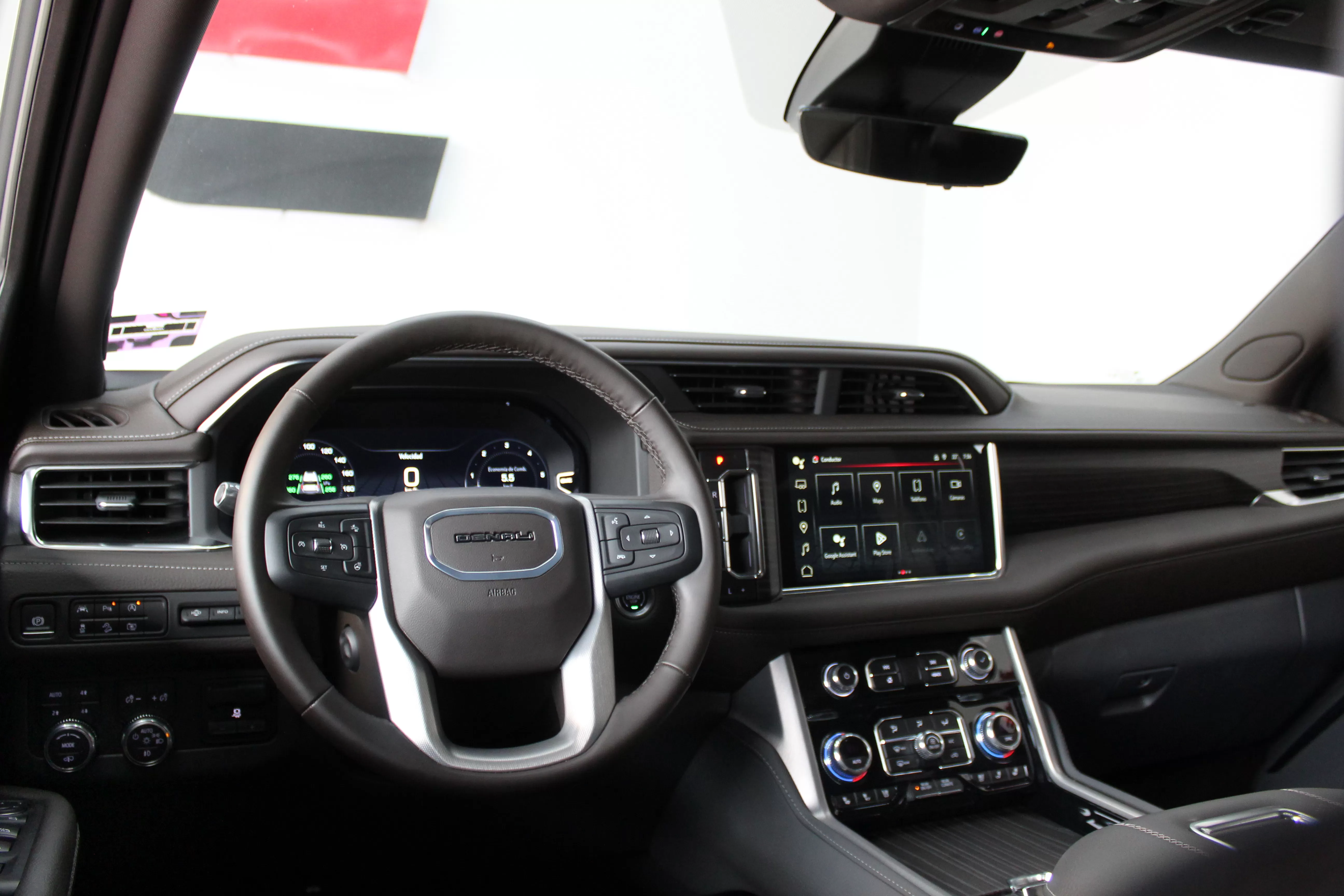 GMC Yukon Denali 2024