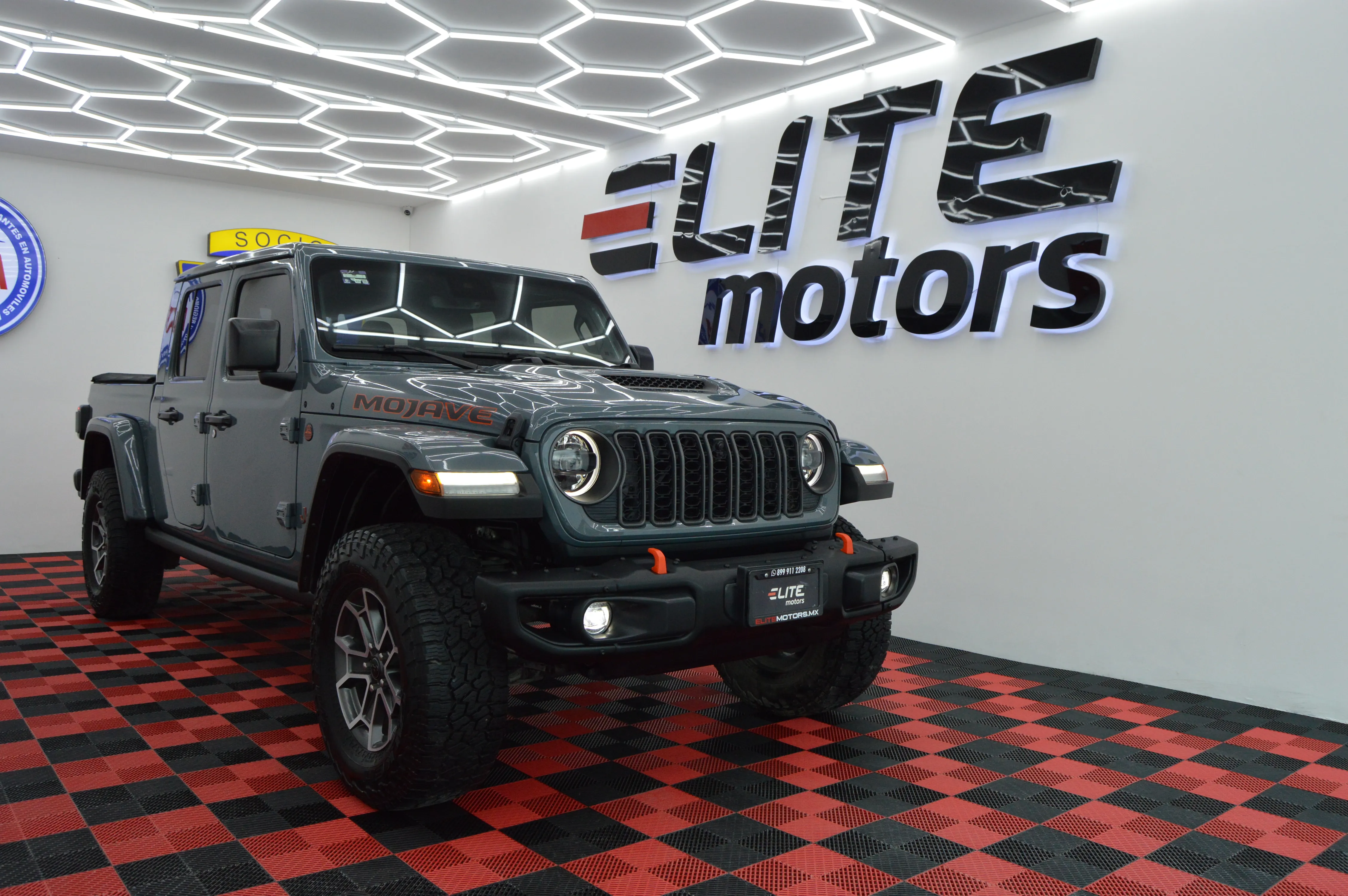 Jeep JT Mojave 2024