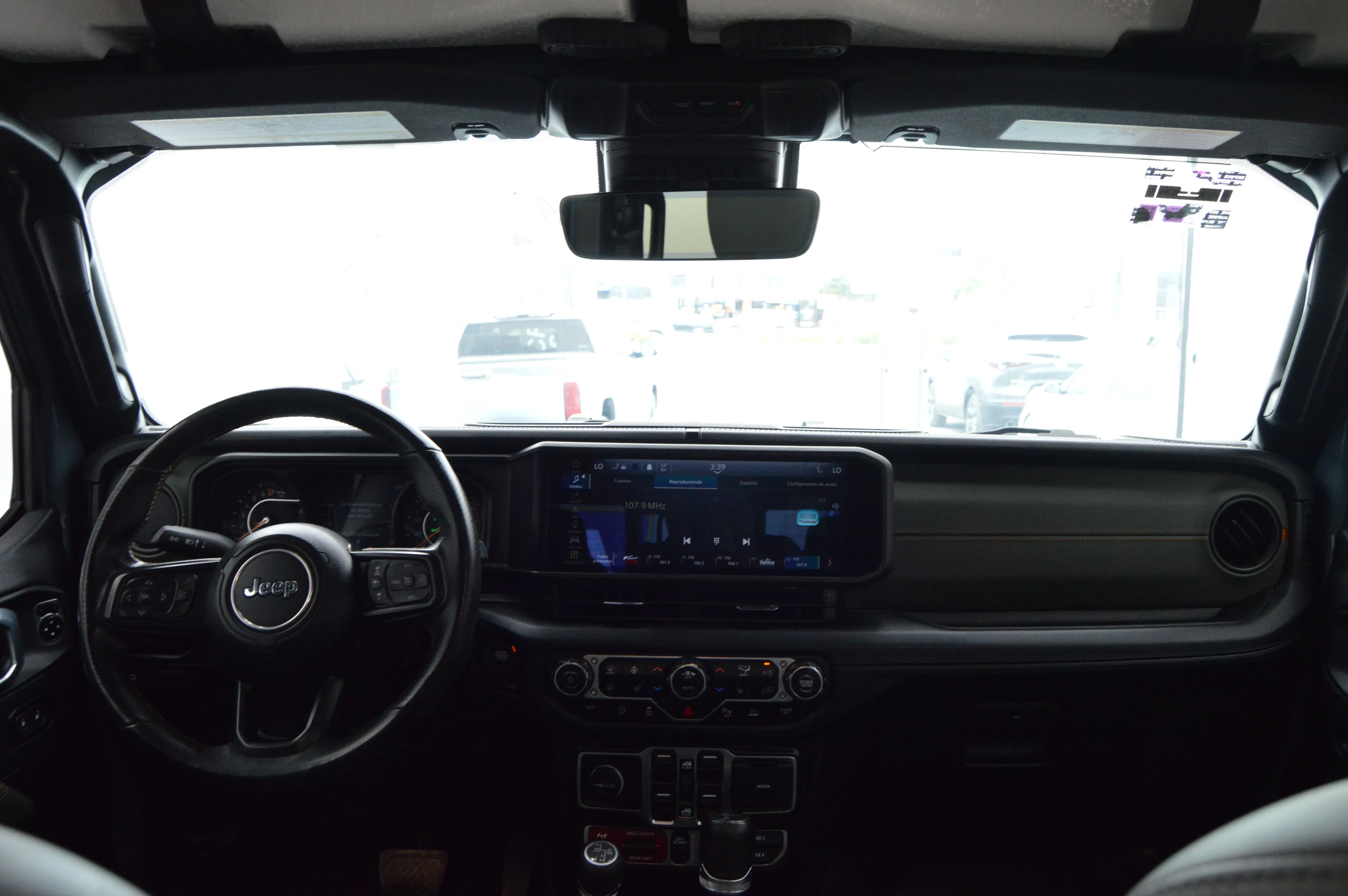 Jeep JT Mojave 2024