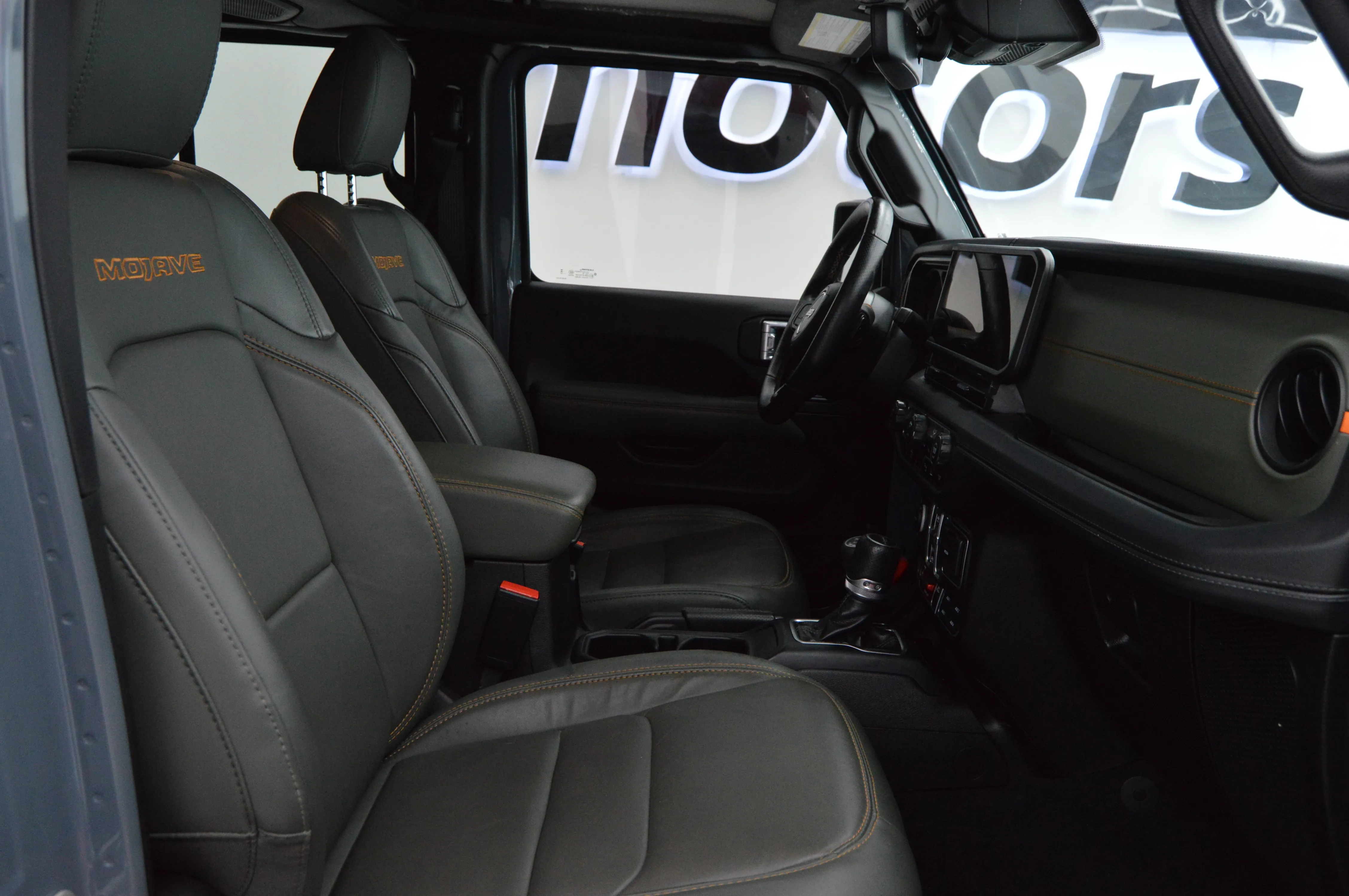 Jeep JT Mojave 2024