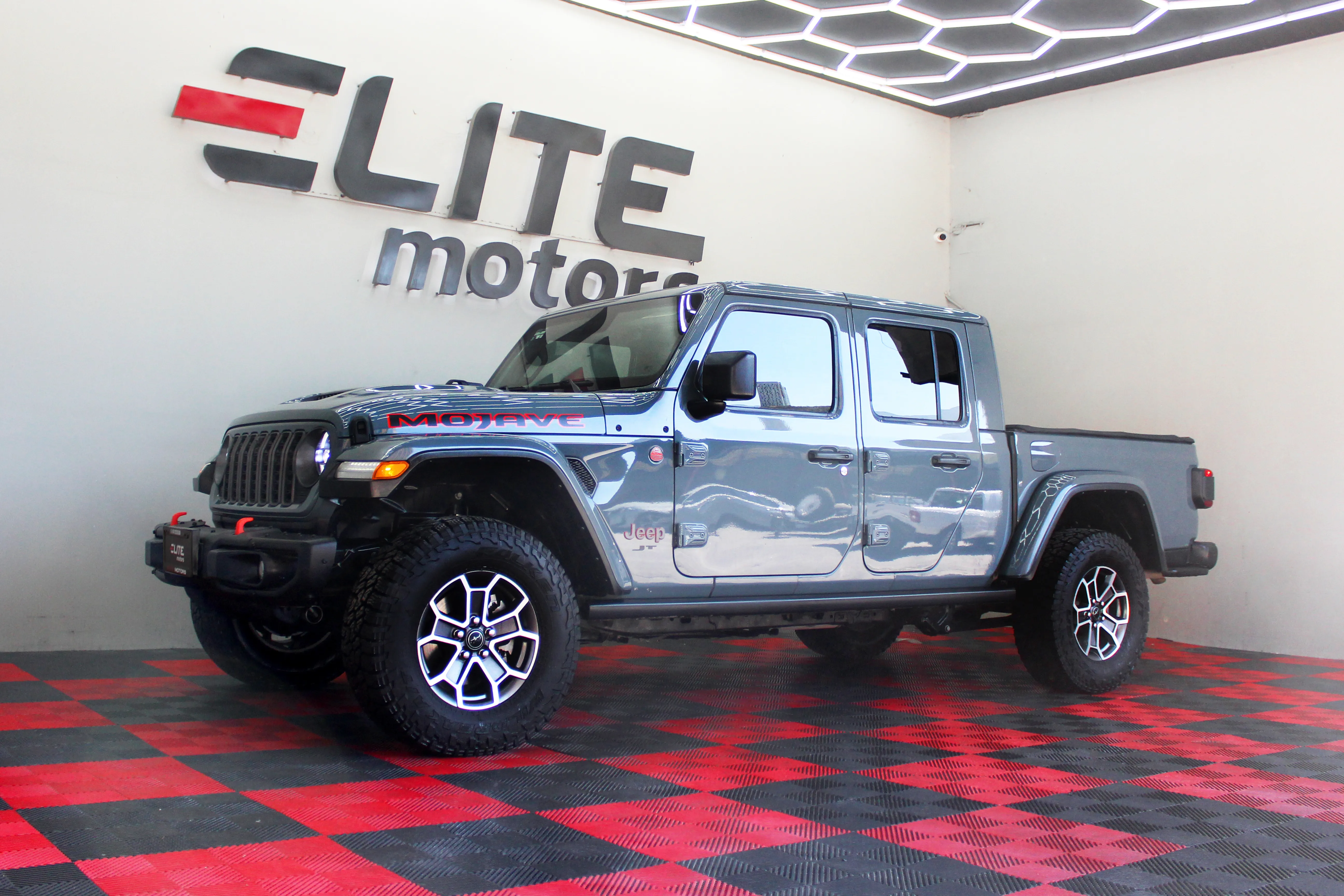Jeep JT Mojave 2024