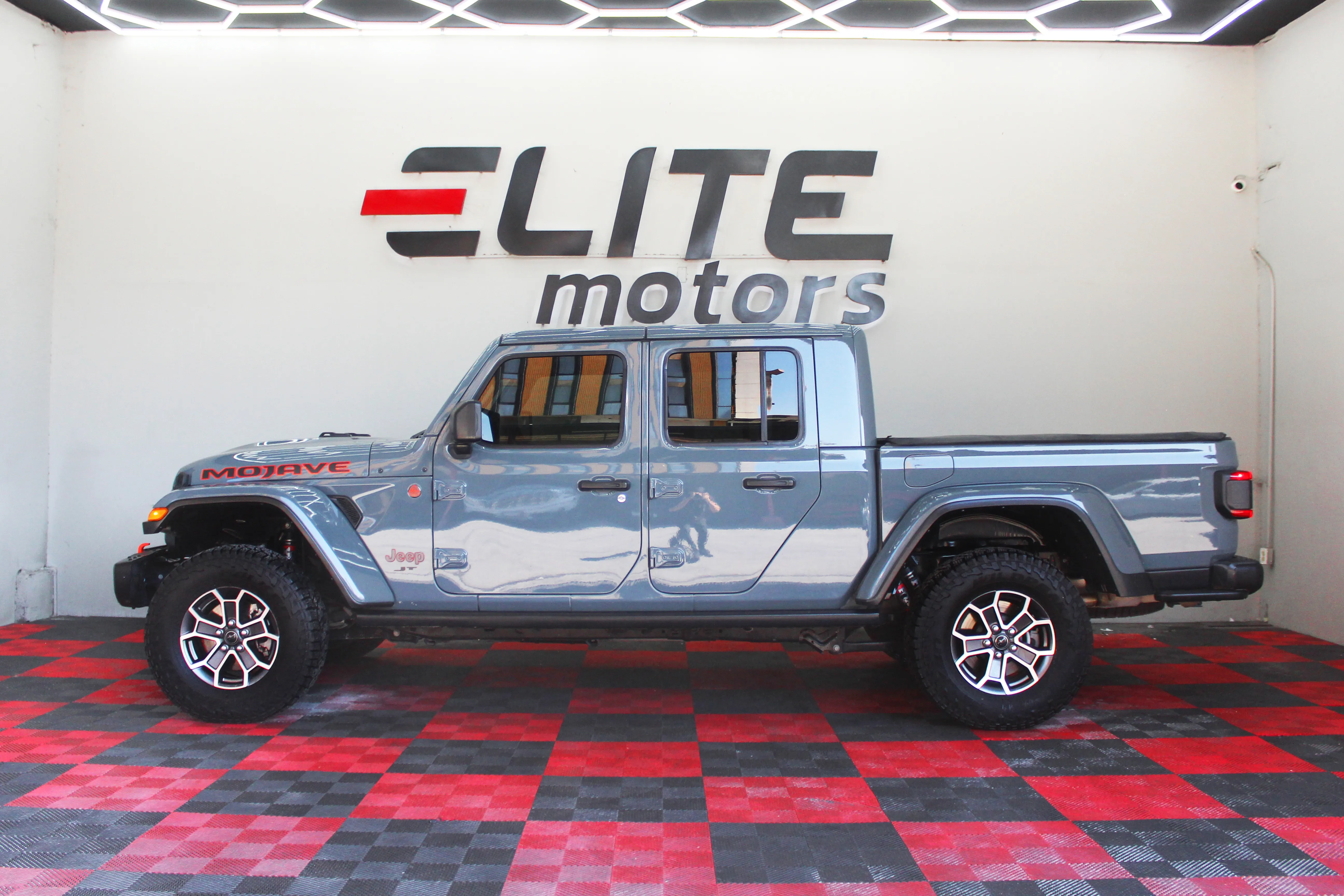 Jeep JT Mojave 2024