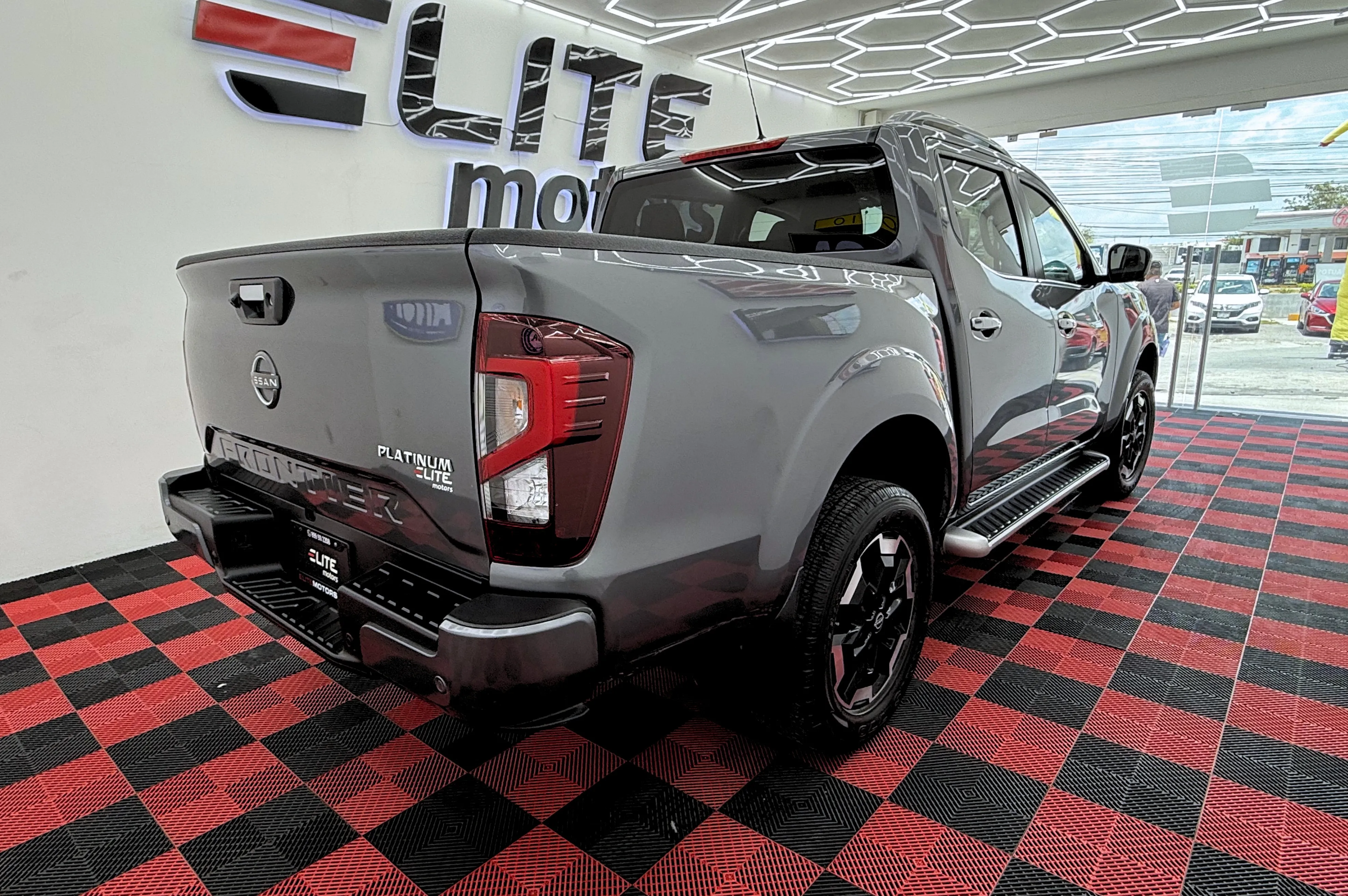 Nissan FRONTIER PLATINUM LE 2023