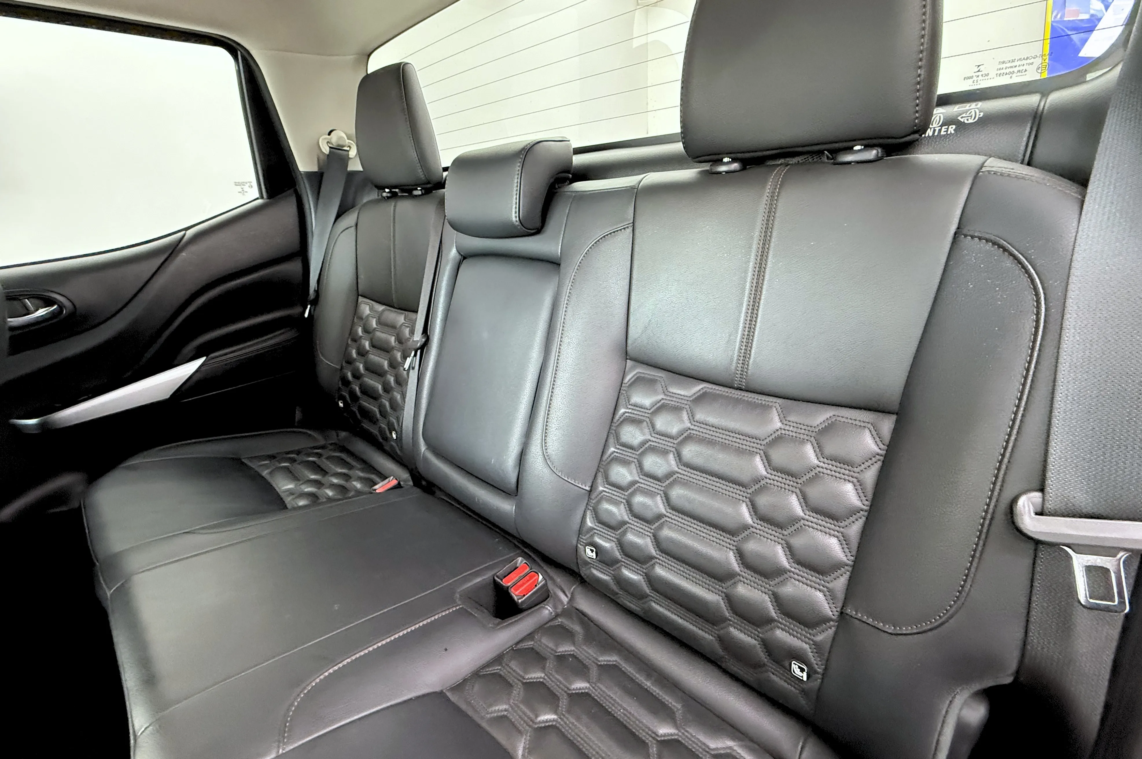 Nissan FRONTIER PLATINUM LE 2023