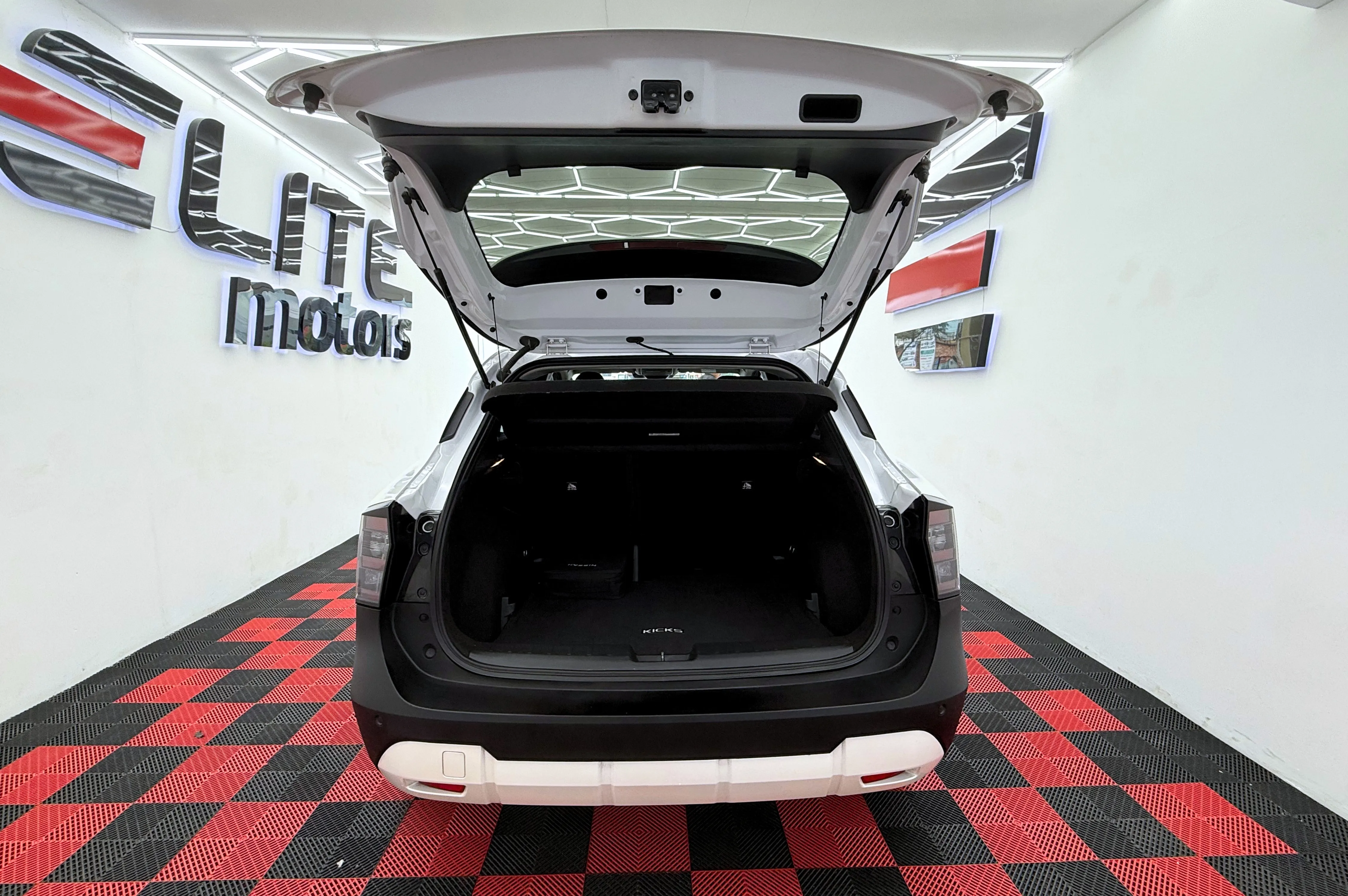 Nissan KICKS EXCLUSIVE 2025