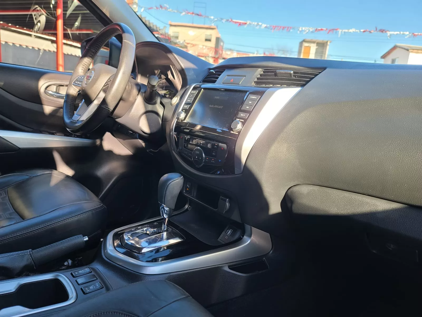 Nissan Frontier Platinum LE 2022