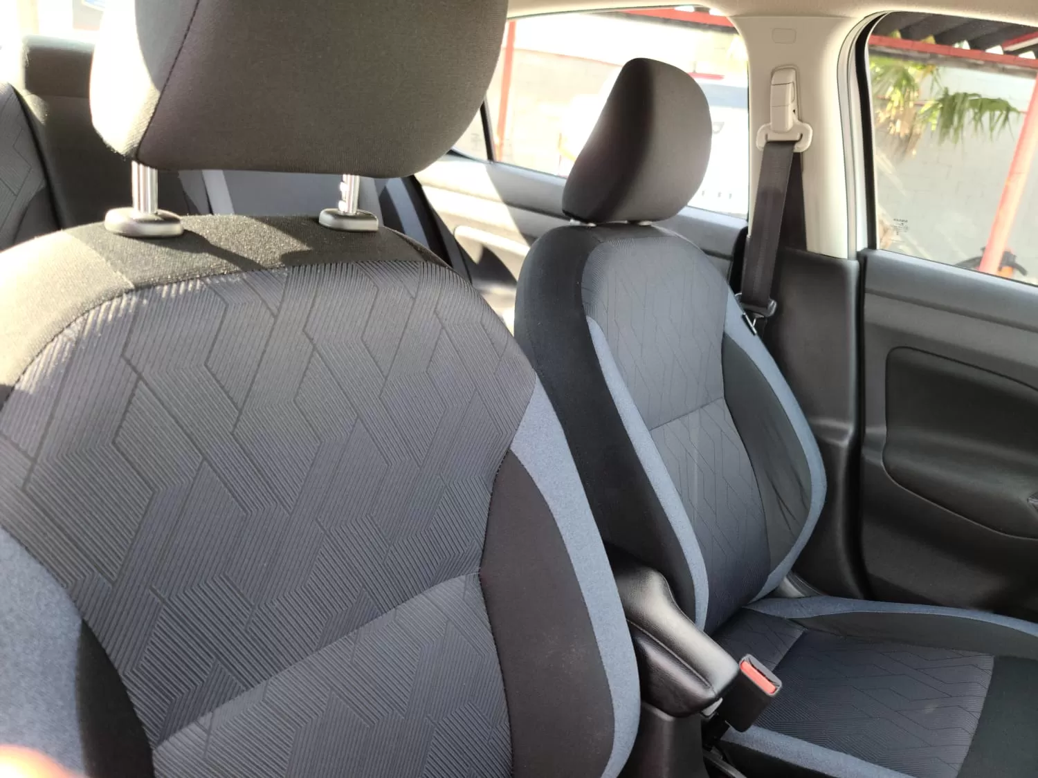 Nissan Versa Advance 2024