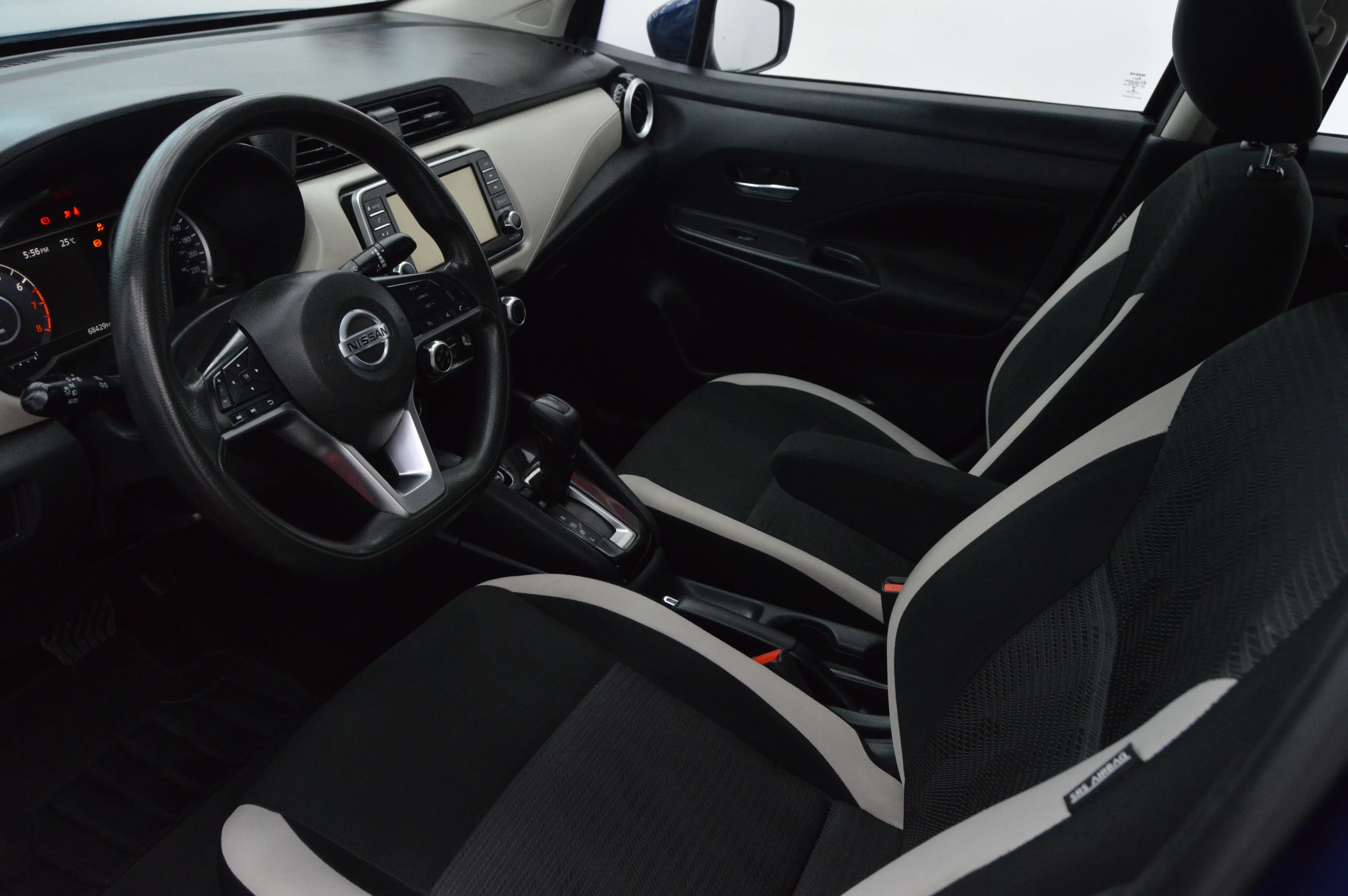 Nissan Versa Advance CVT 2022