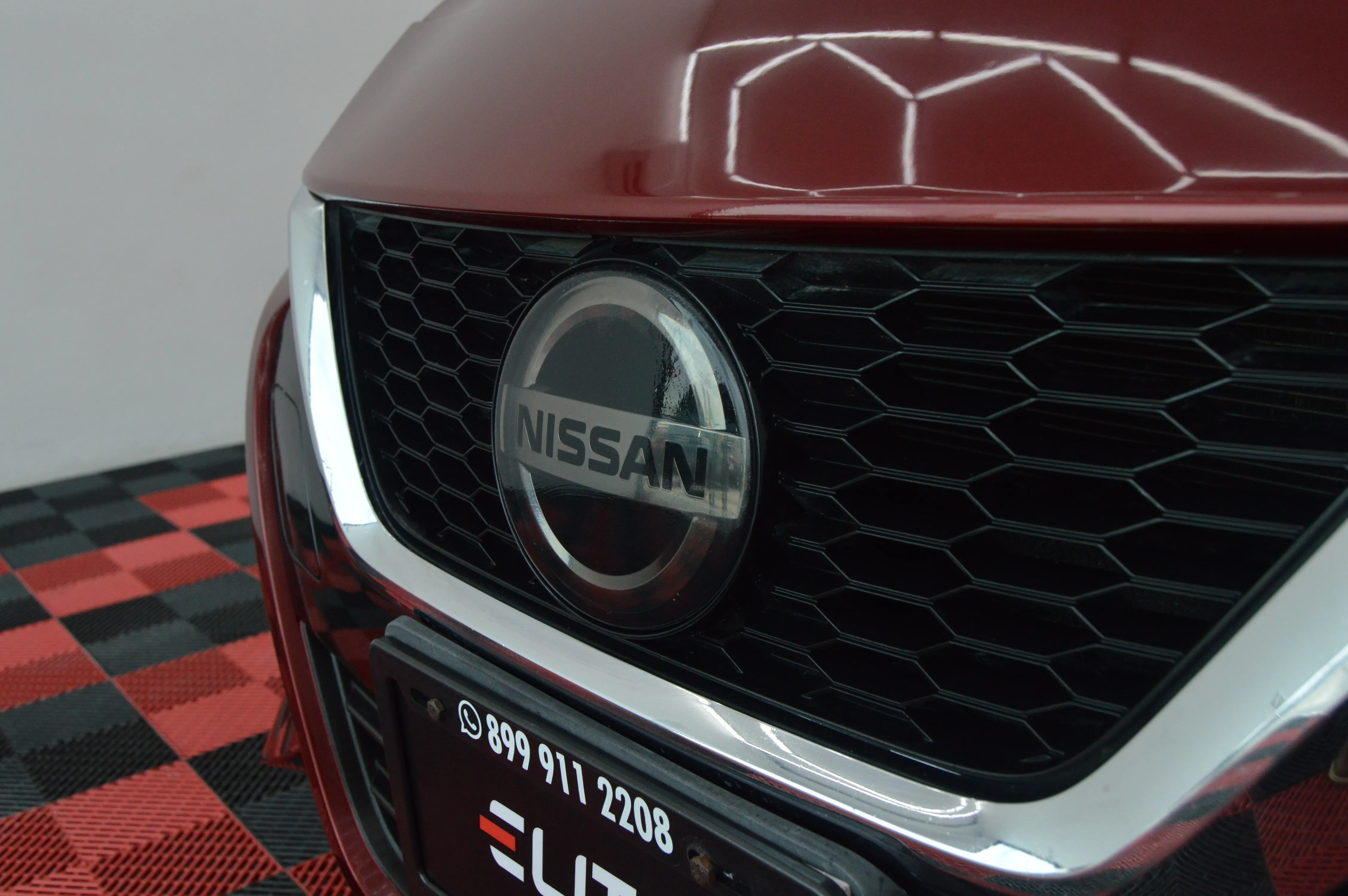 Nissan Versa Platinum CVT 2020