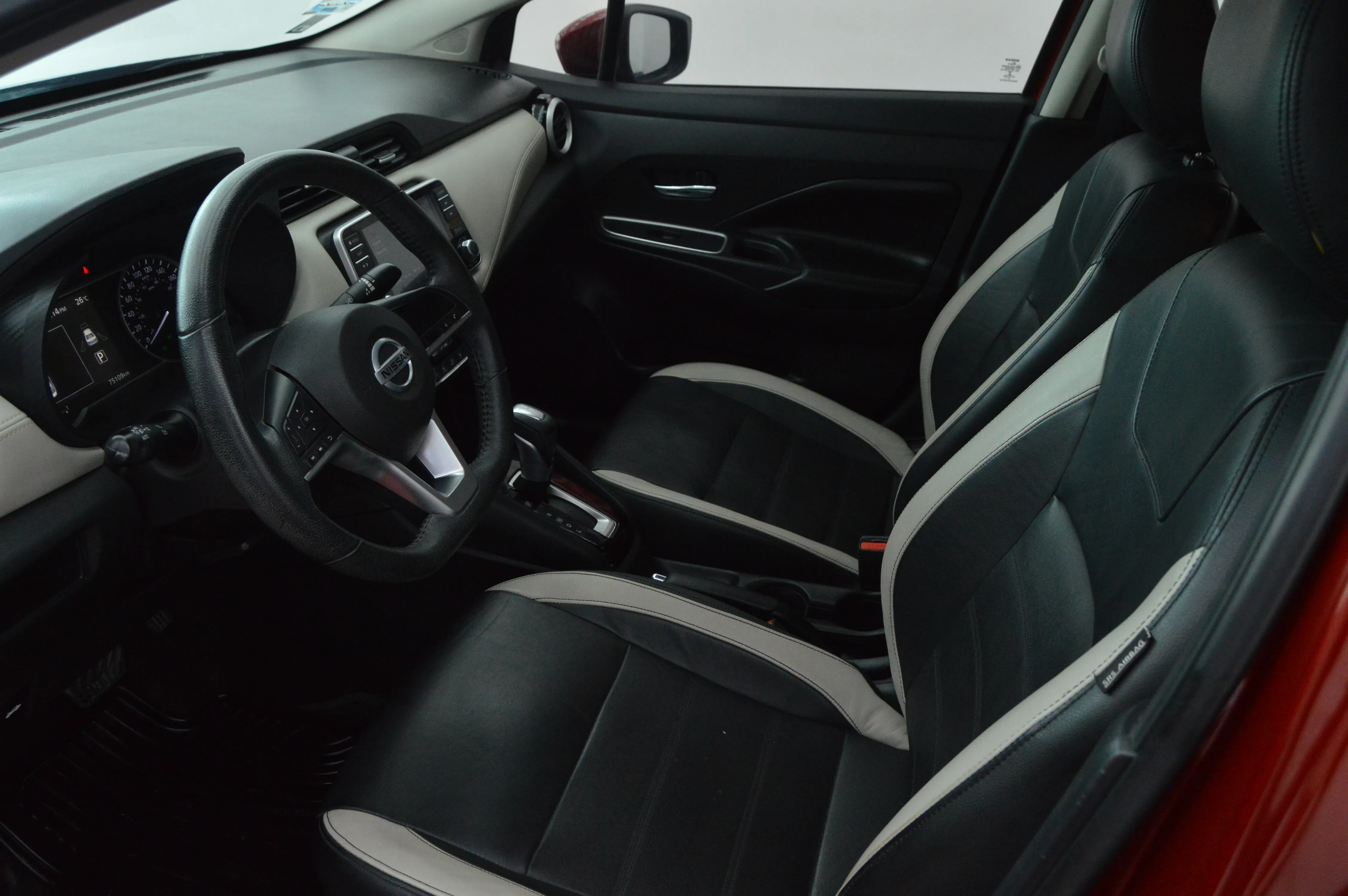 Nissan Versa Platinum CVT 2020