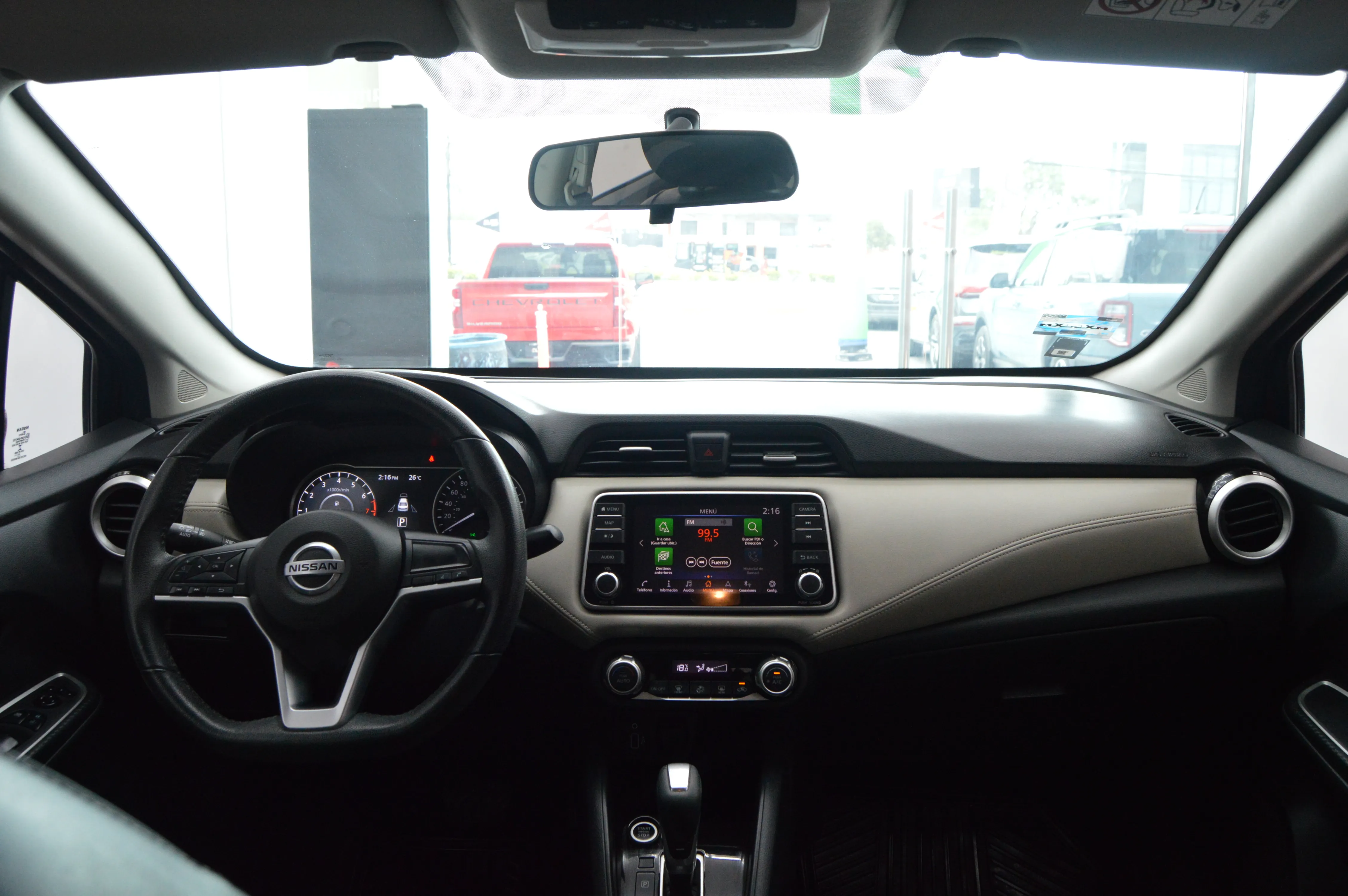 Nissan Versa Platinum CVT 2020