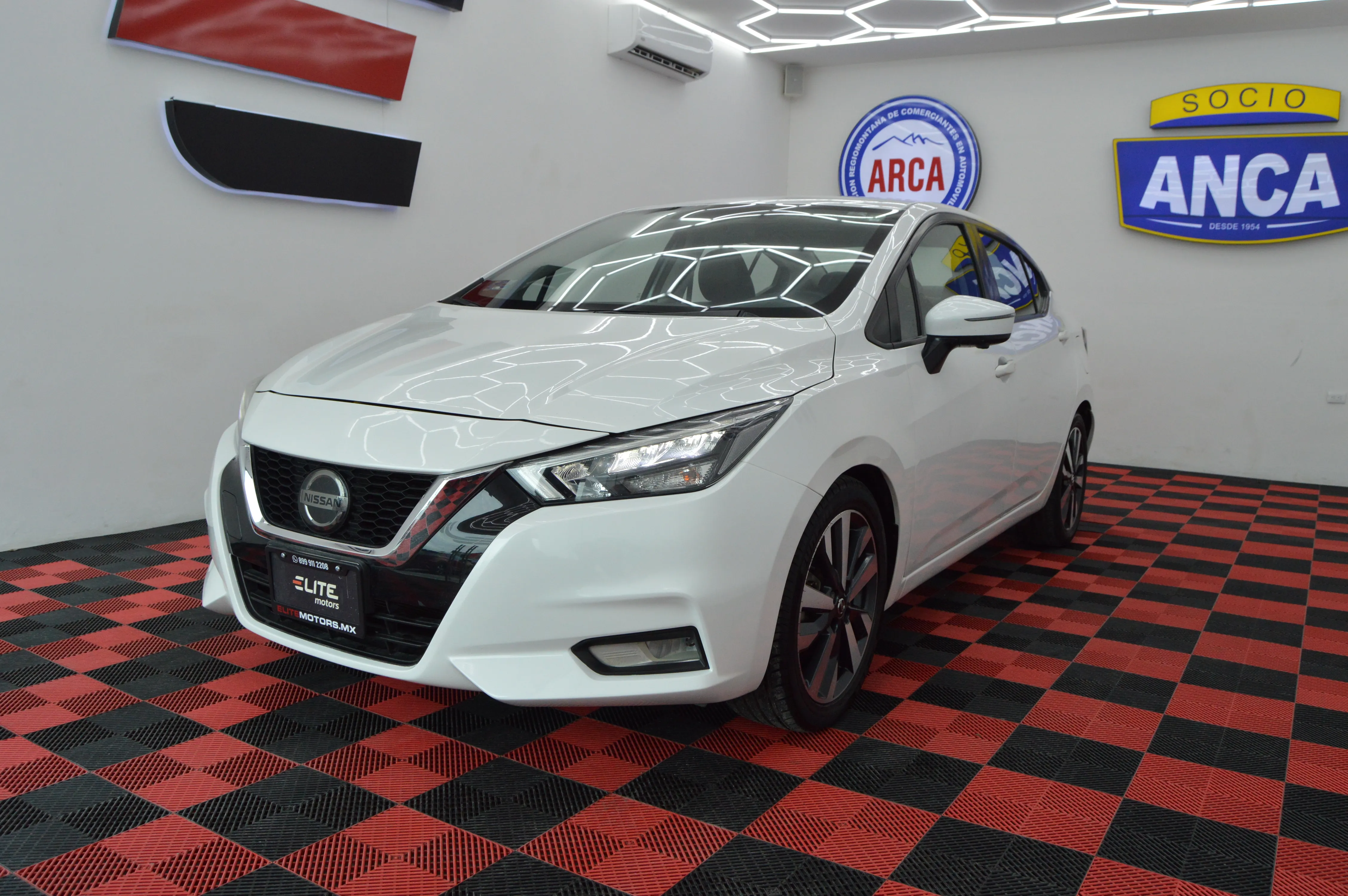 Nissan Versa Platinum CVT 2021
