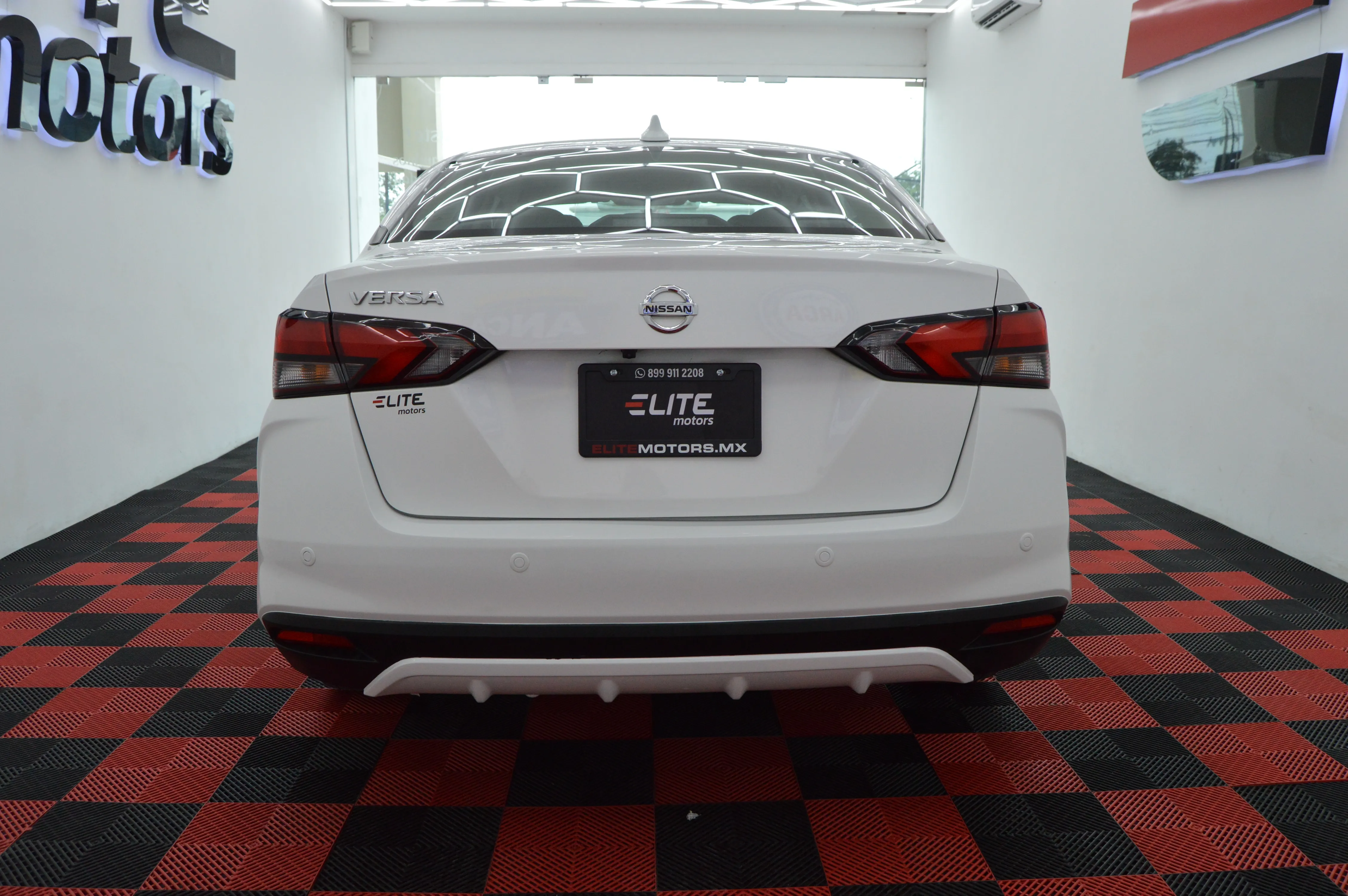 Nissan Versa Platinum CVT 2021