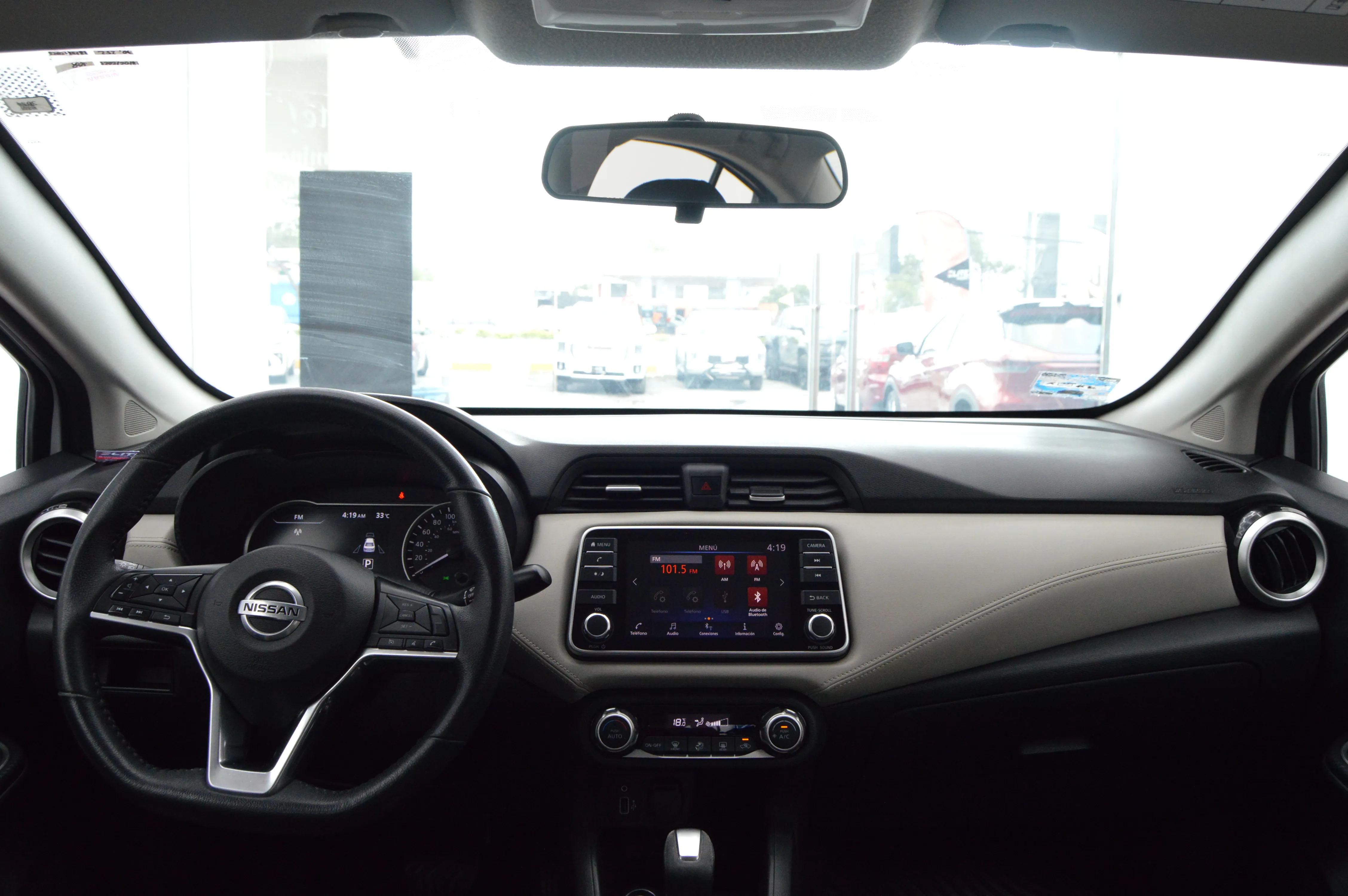 Nissan Versa Platinum CVT 2021