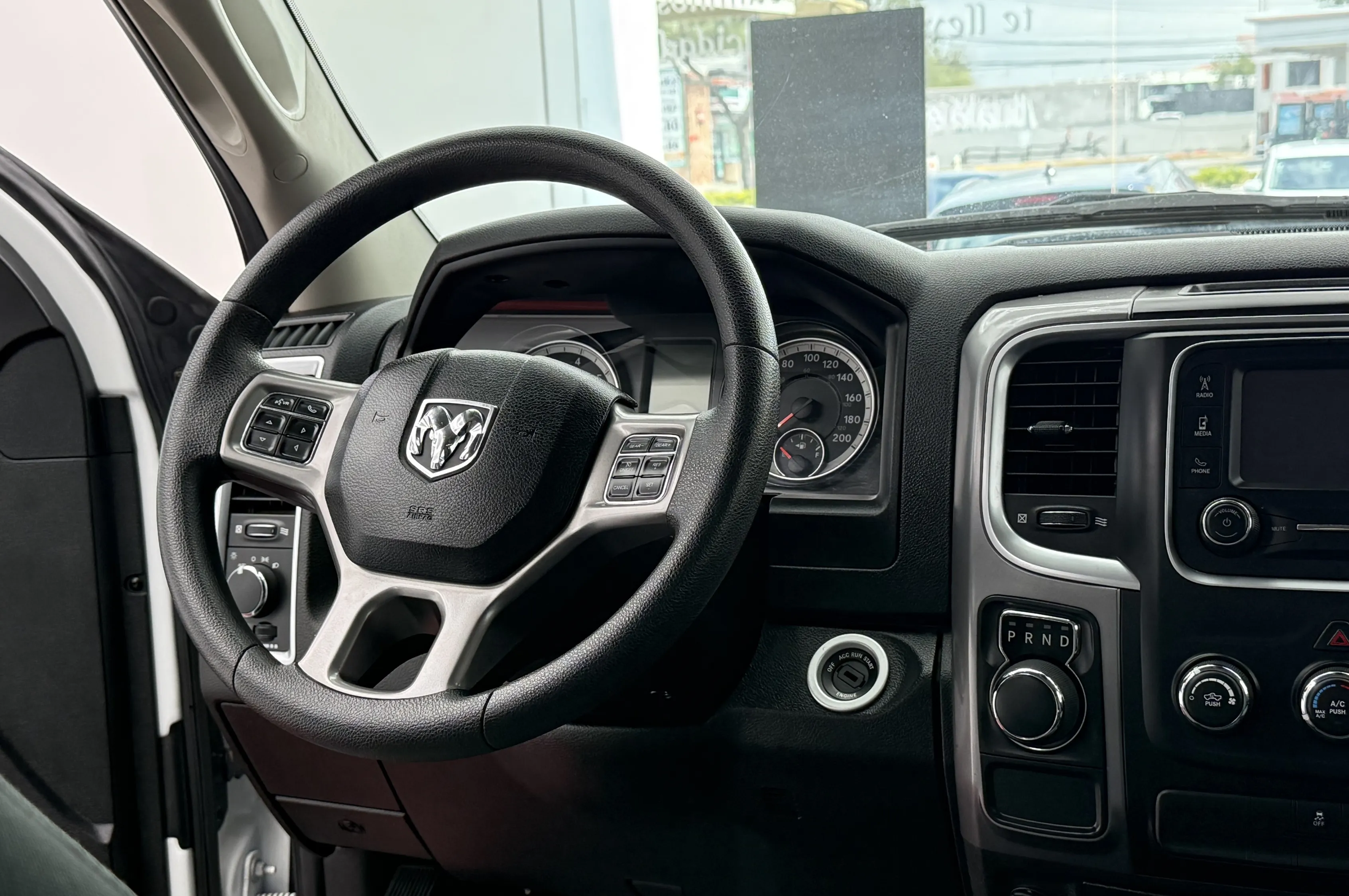 RAM 1500 SLT CREW CAB 2022