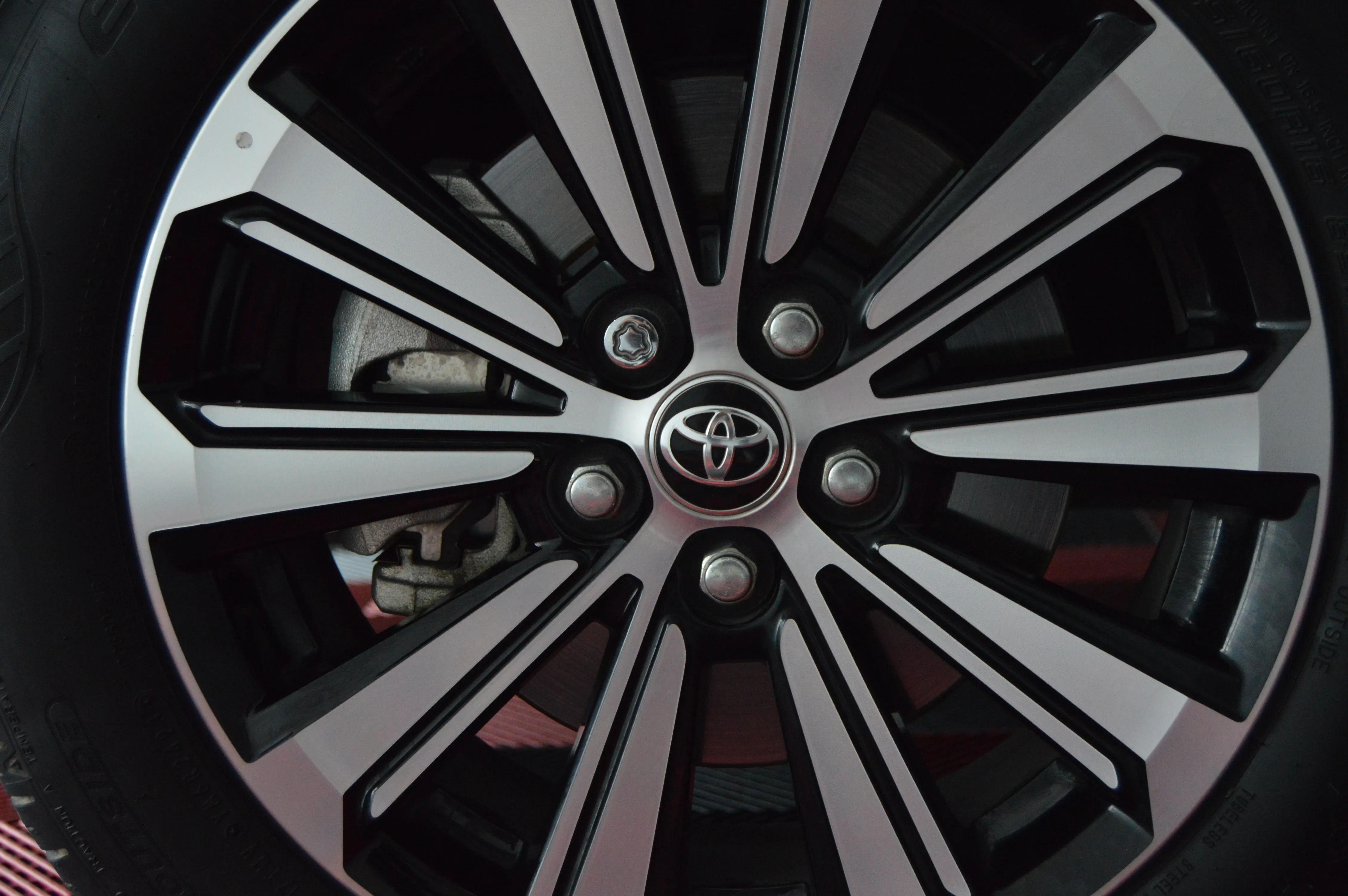 Toyota Avanza XLE CVT 2023