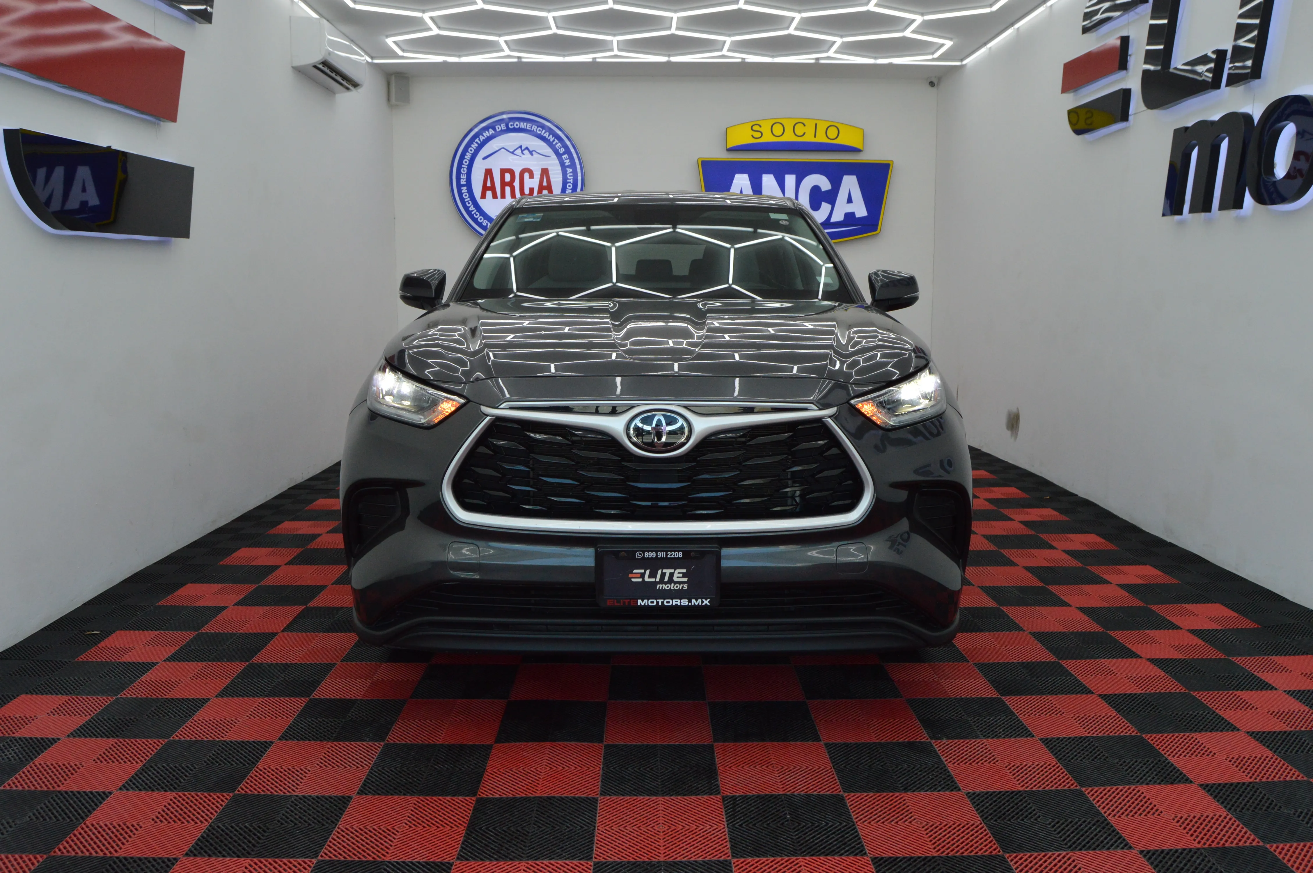 Toyota Highlander LE 2022