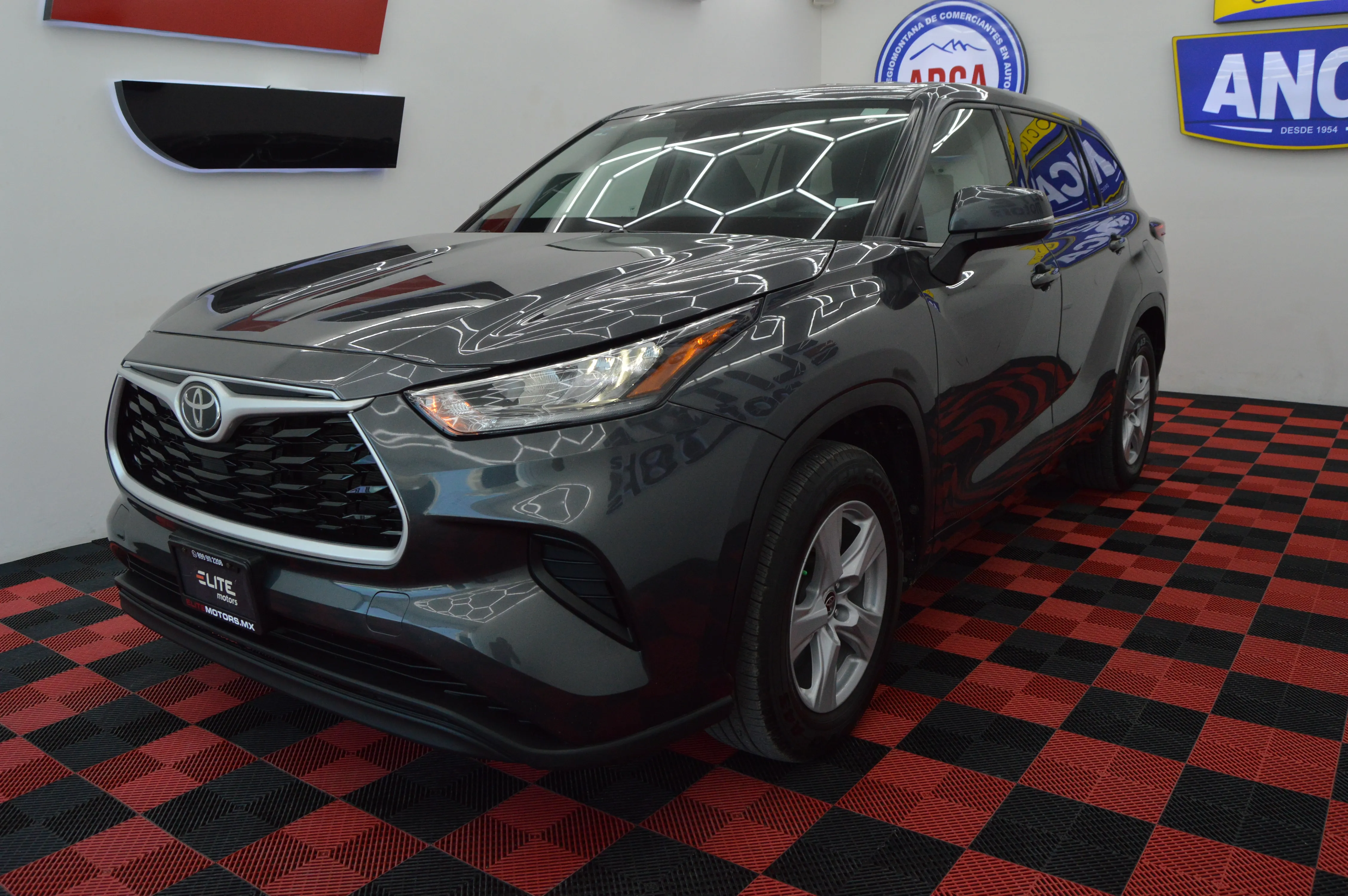 Toyota Highlander LE 2022