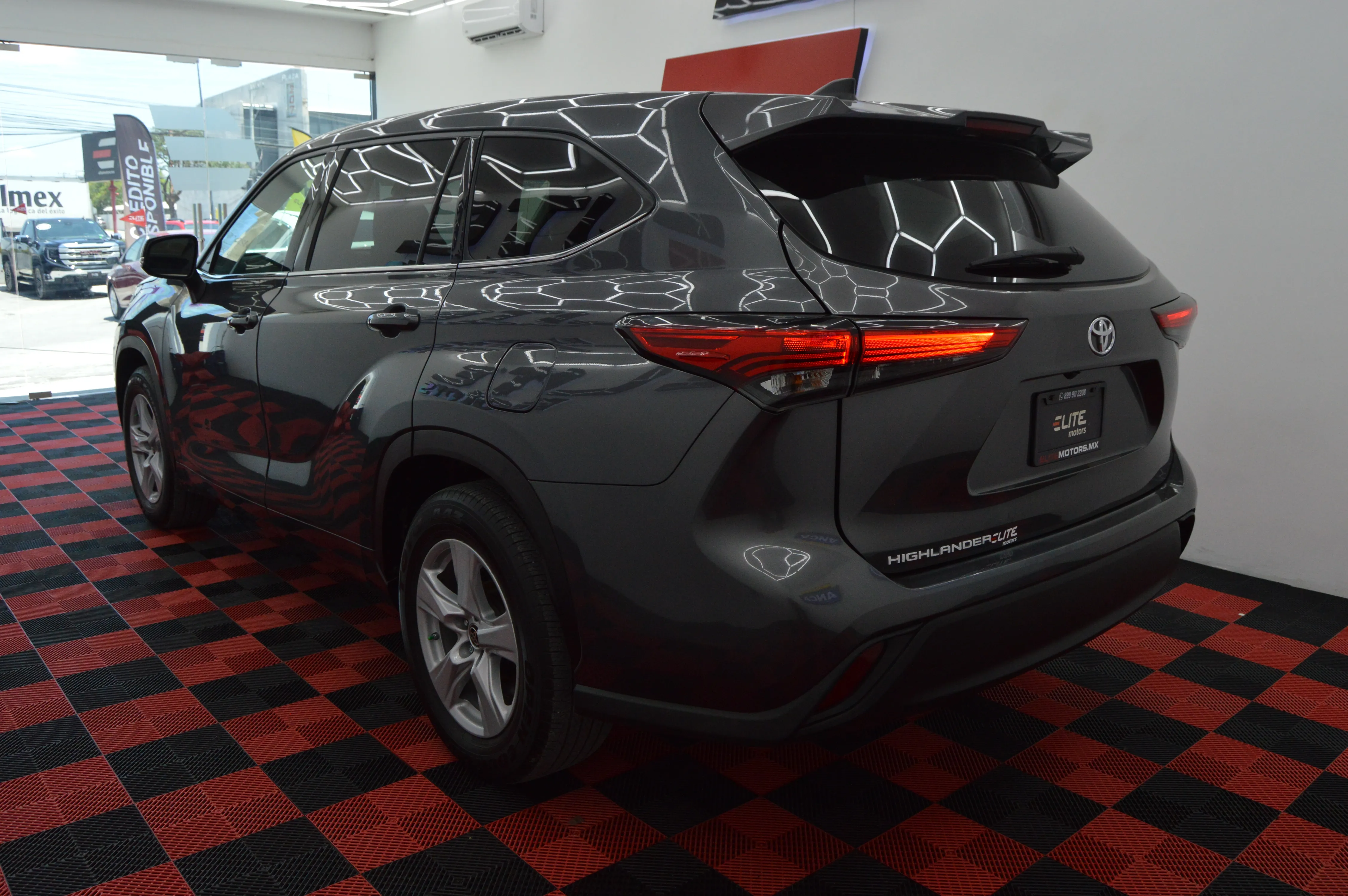 Toyota Highlander LE 2022