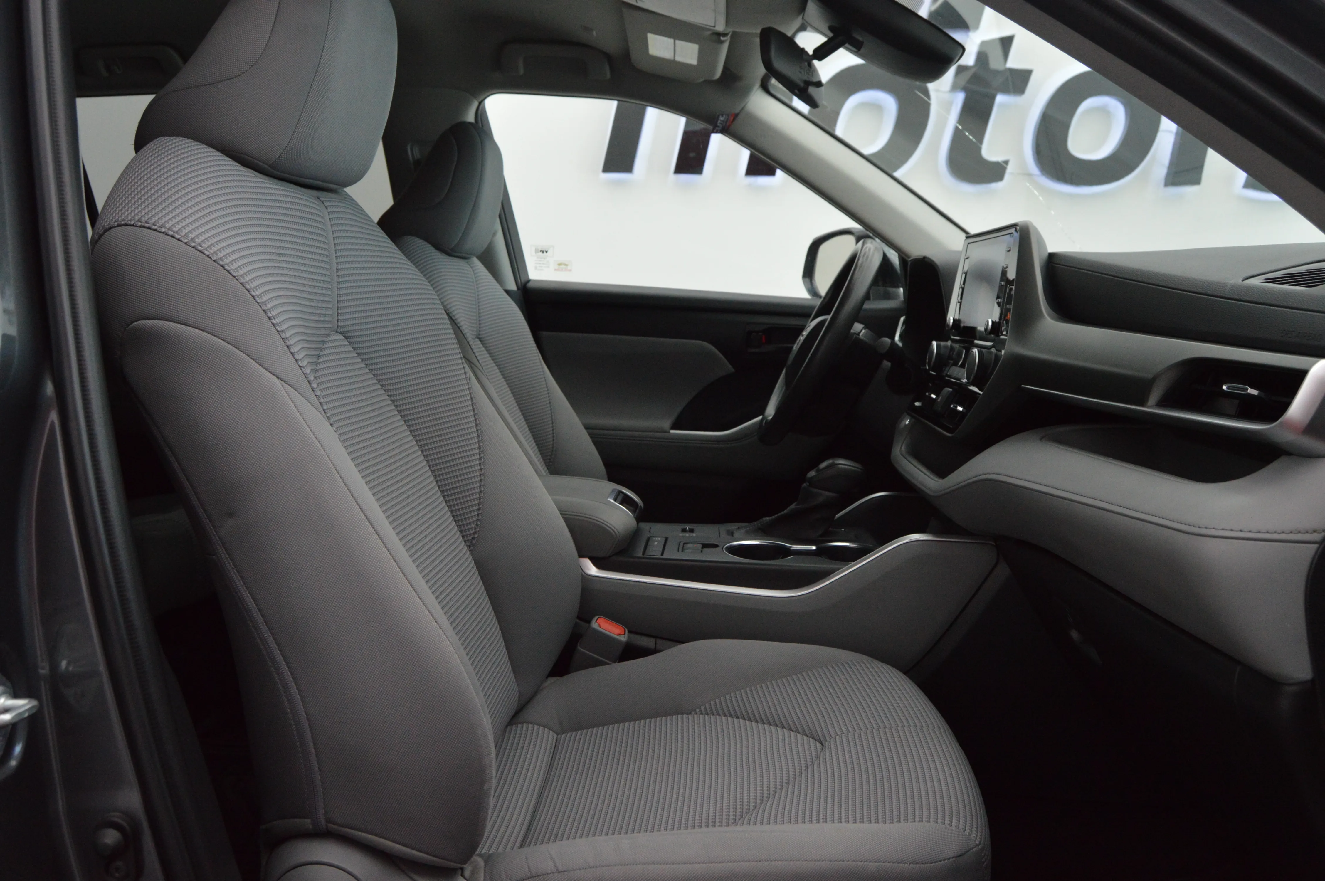 Toyota Highlander LE 2022