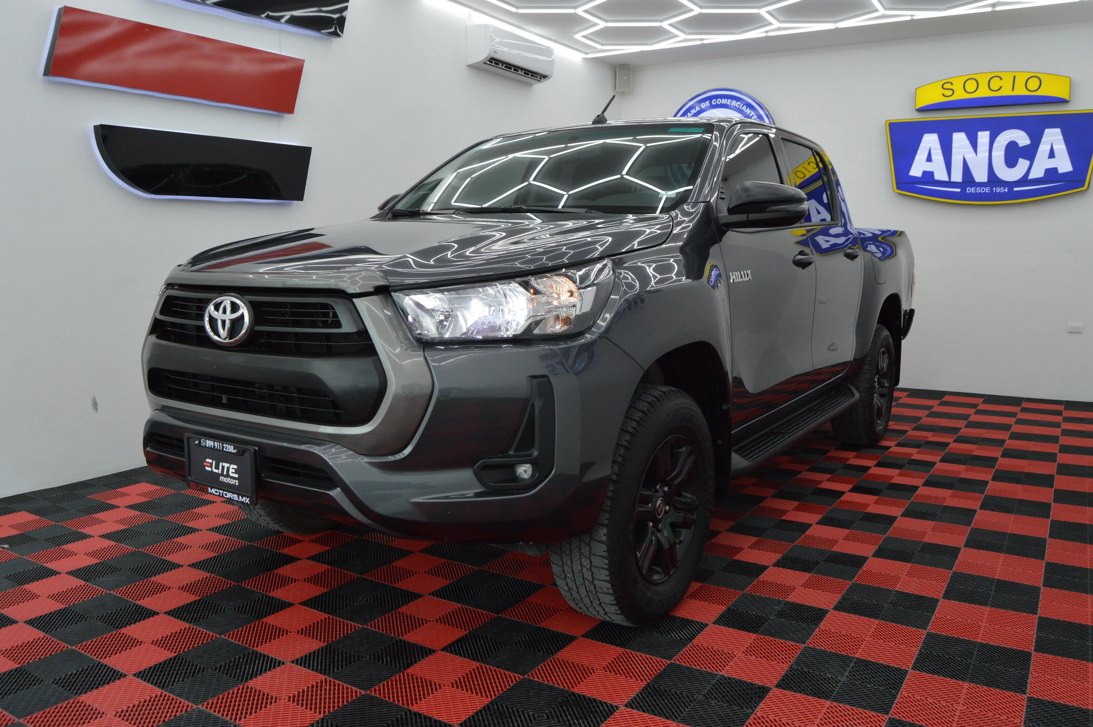 Toyota Hilux SR 2024