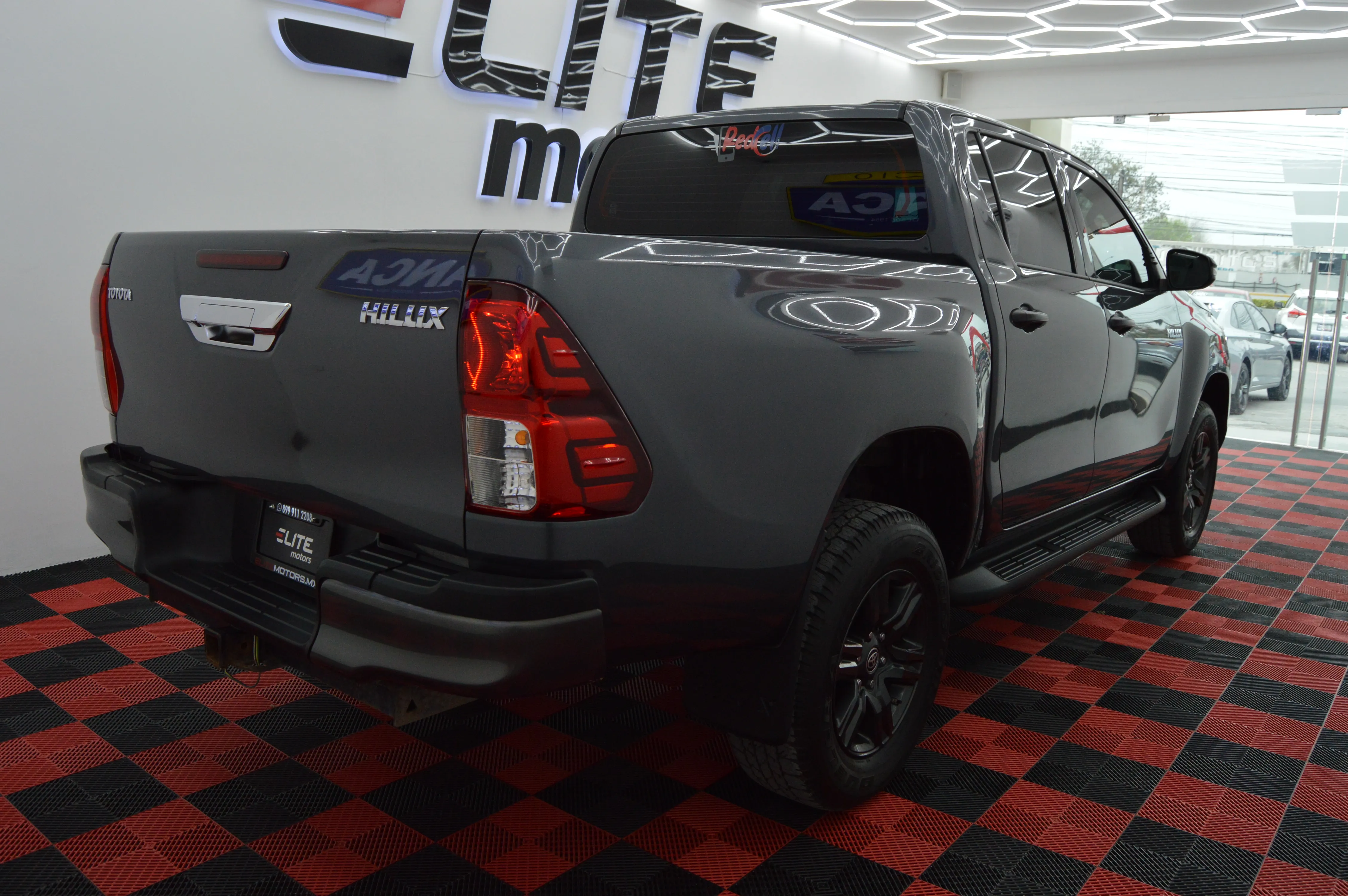 Toyota Hilux SR 2024