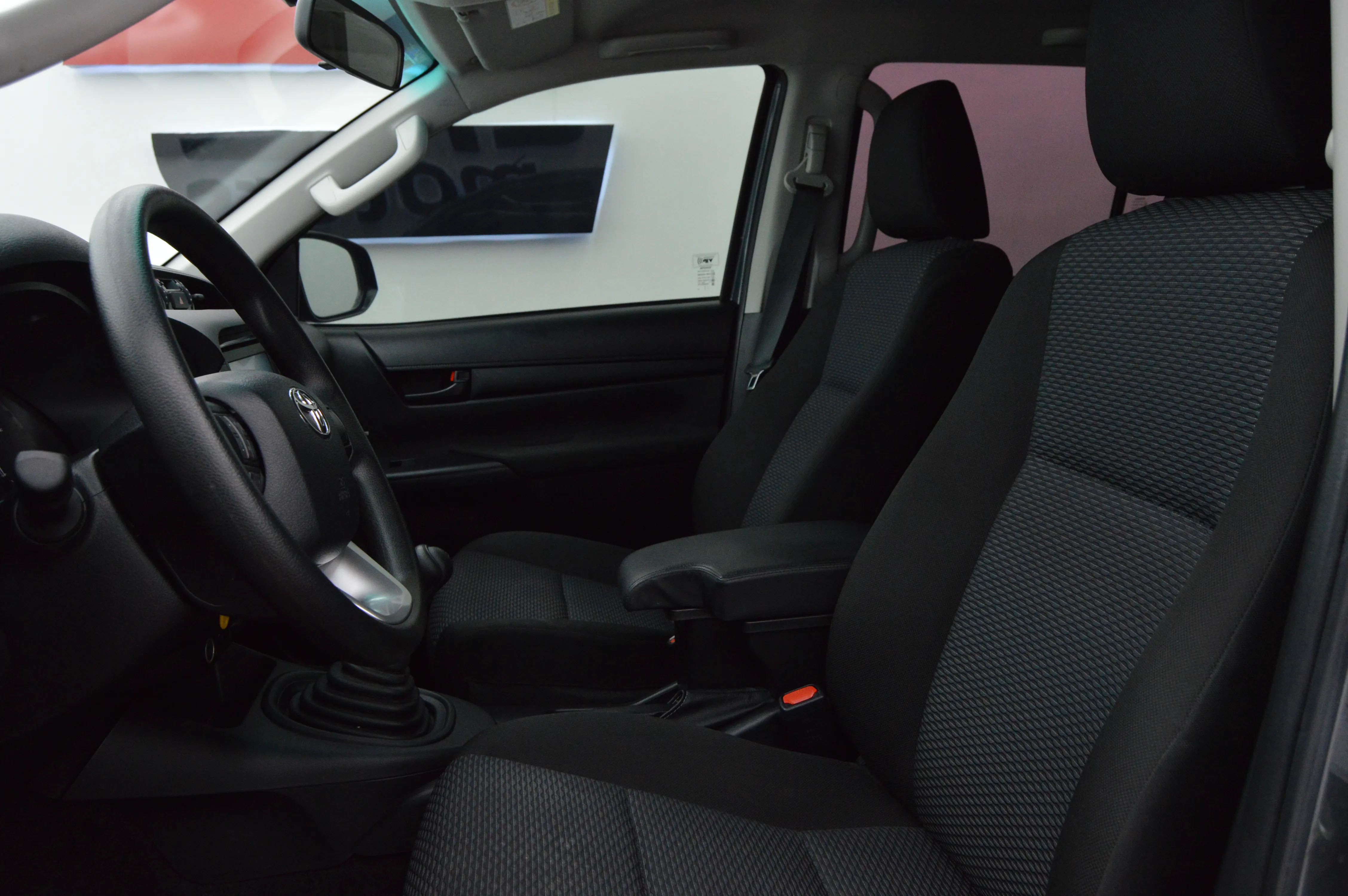 Toyota Hilux SR 2024