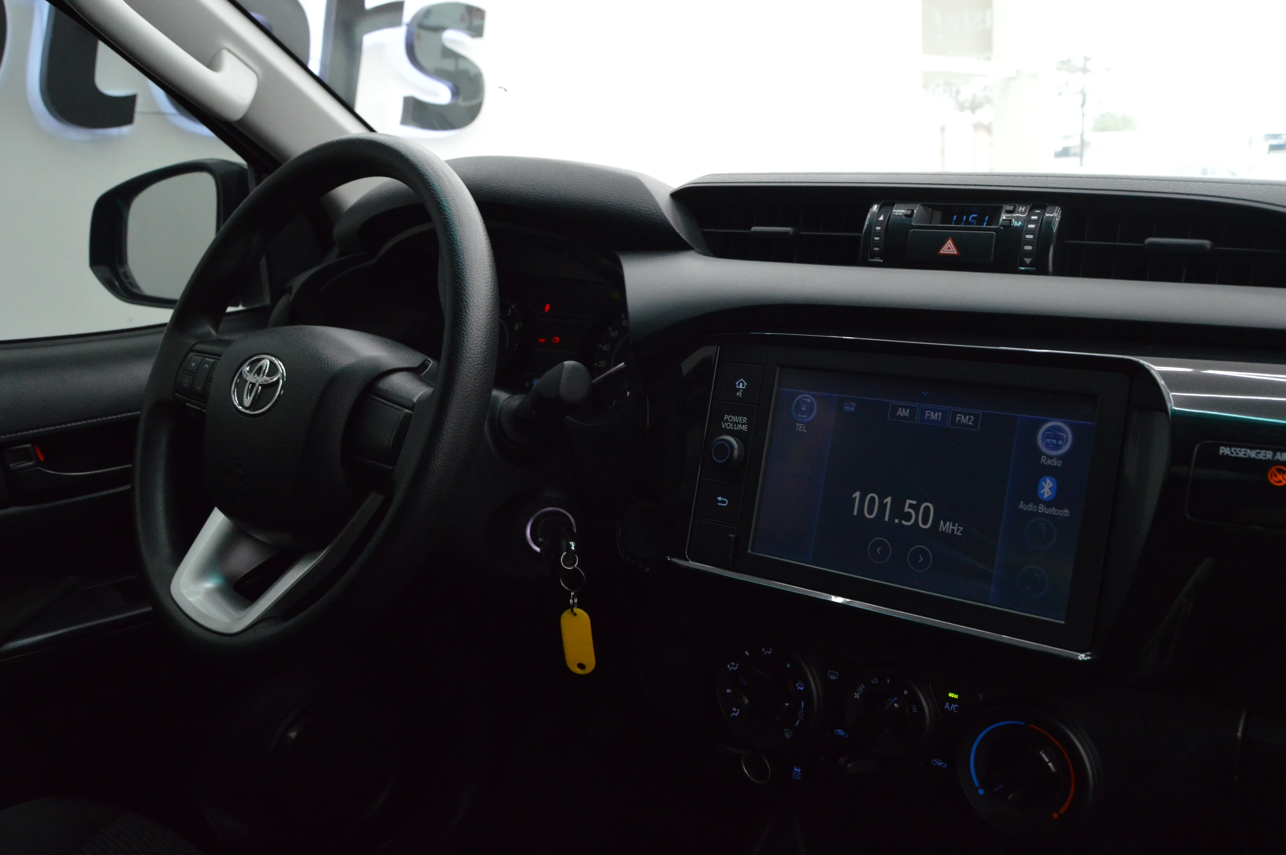 Toyota Hilux SR 2024
