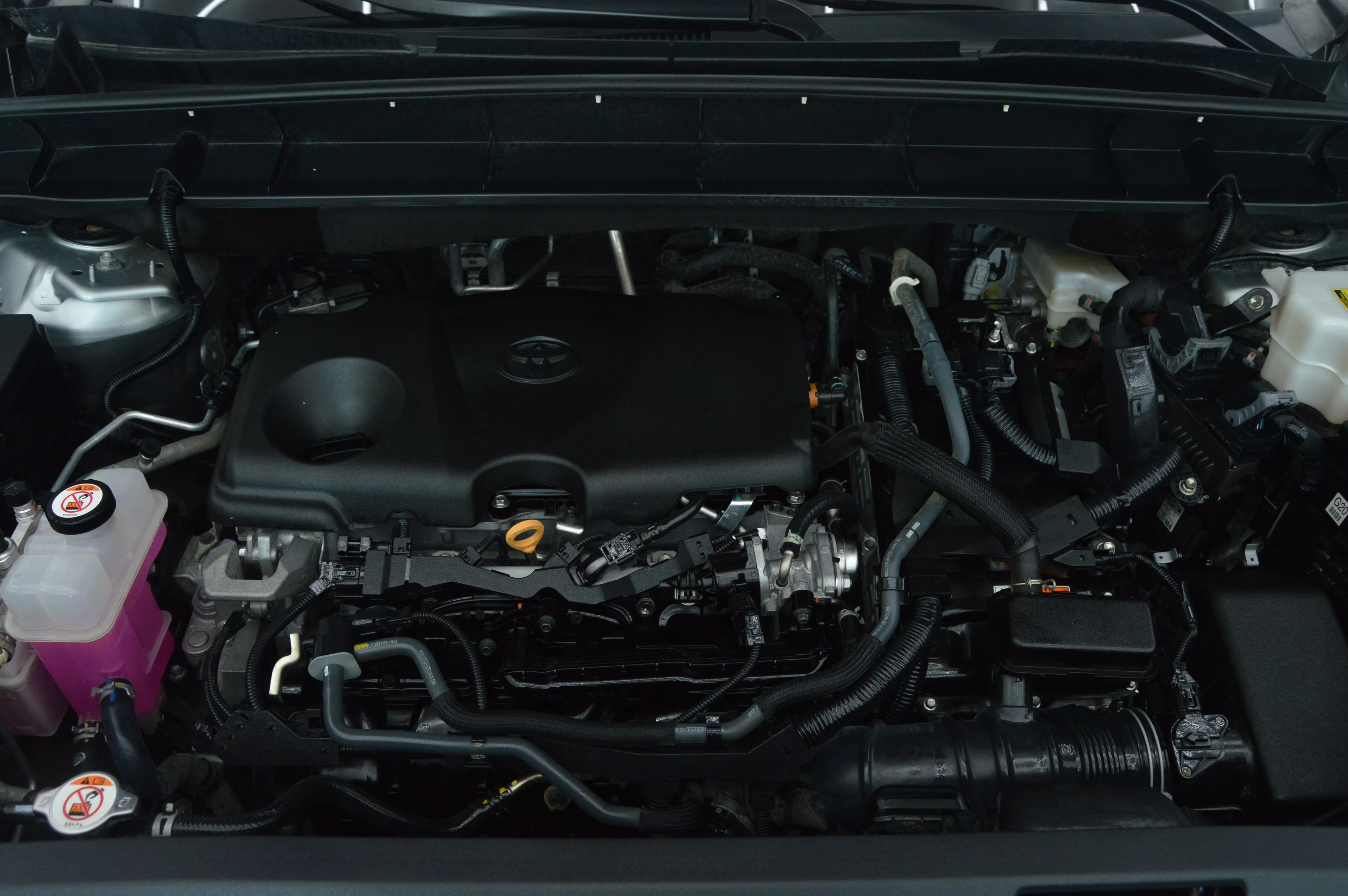 Toyota Limited HV 2023