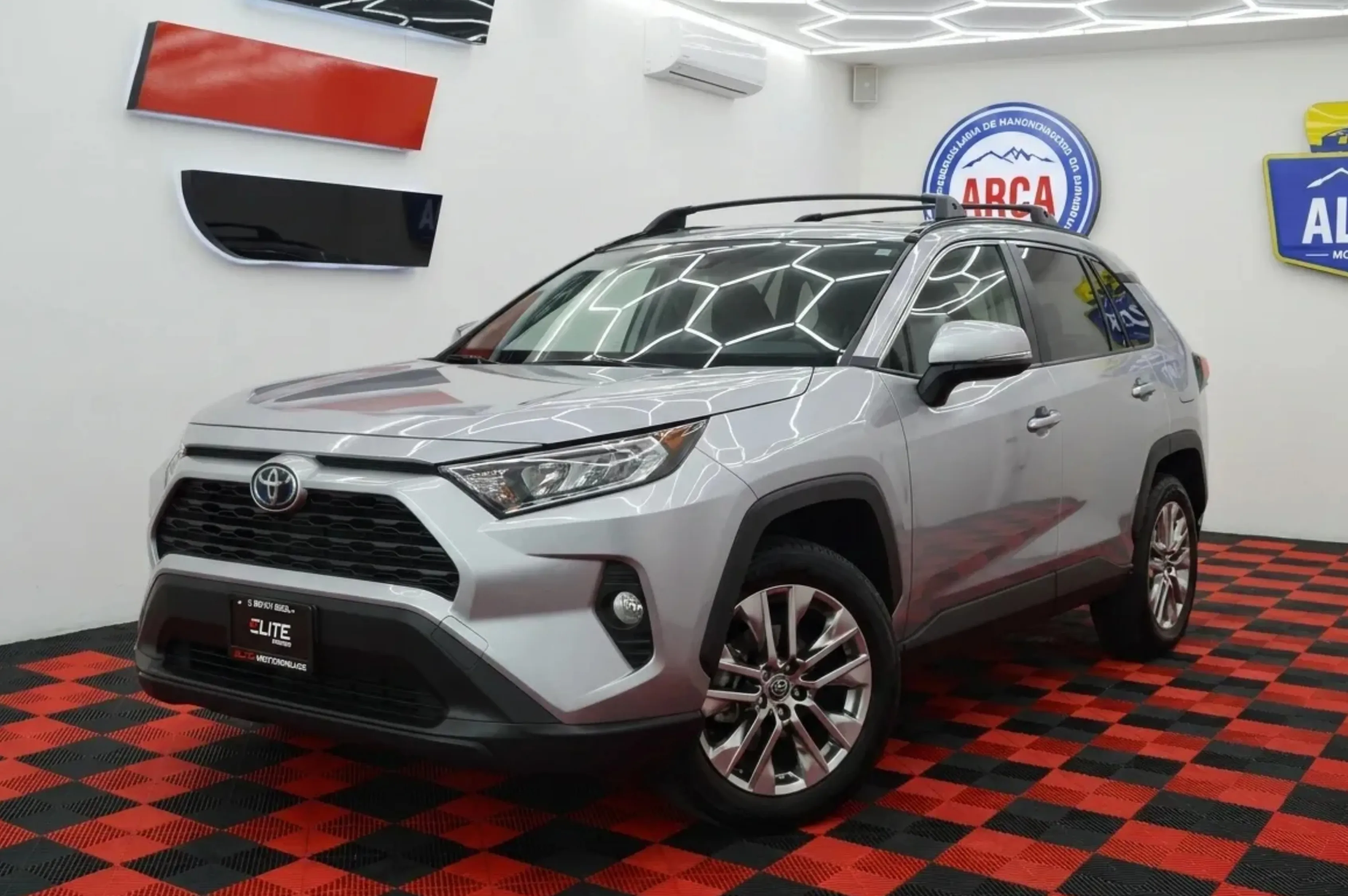 Toyota RAV4 XLE FWD 2021