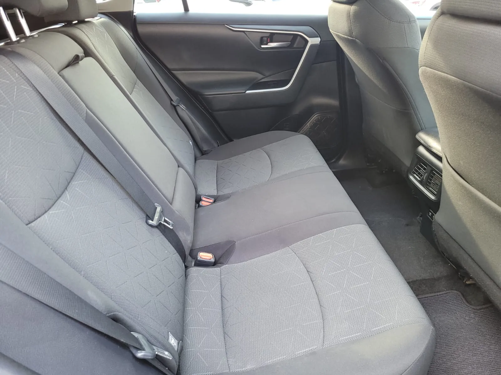 Toyota RAV4 XLE FWD 2021