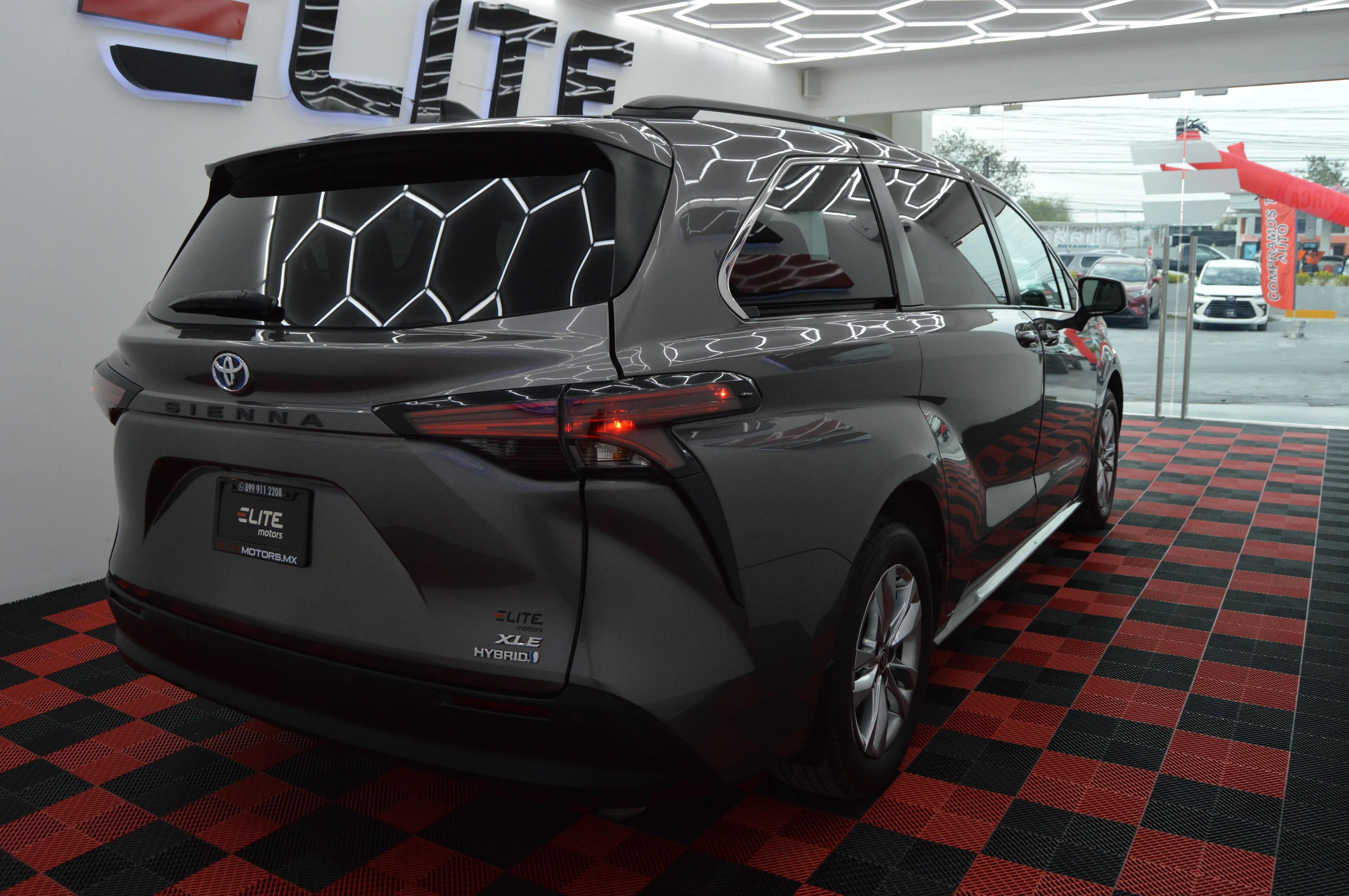 Toyota Sienna XLE Piel 2022