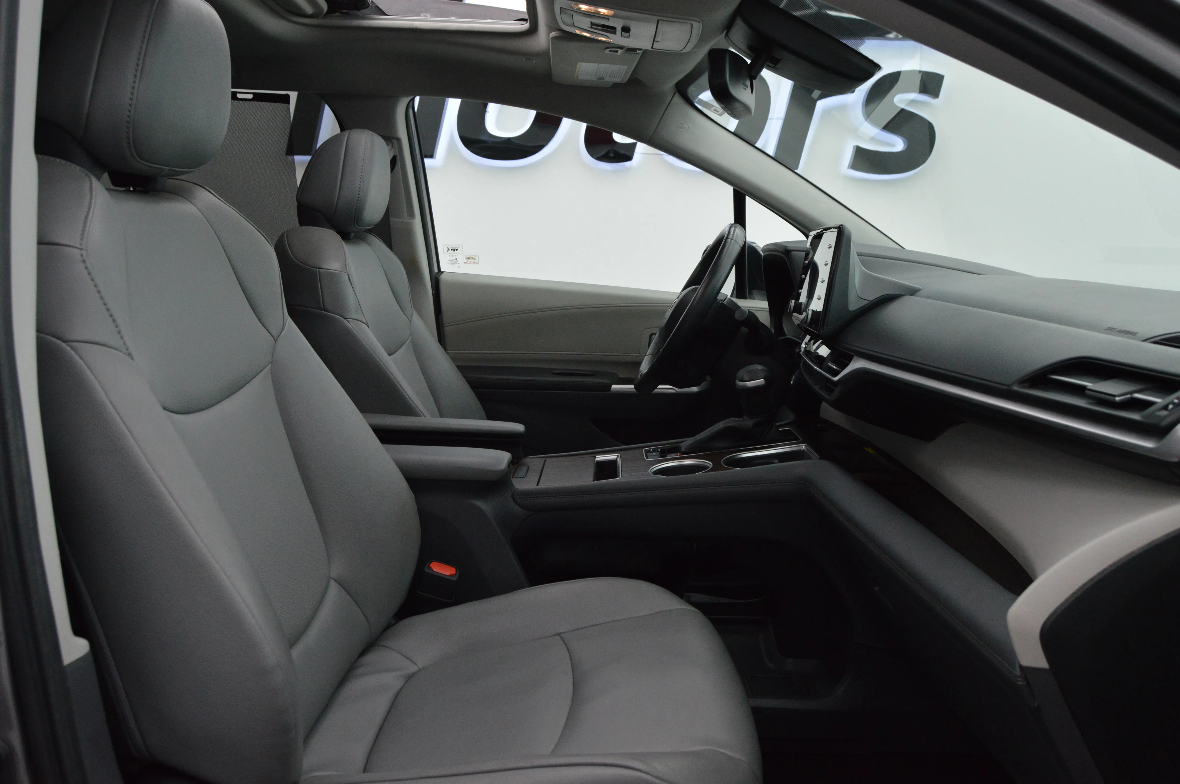 Toyota Sienna XLE Piel 2022