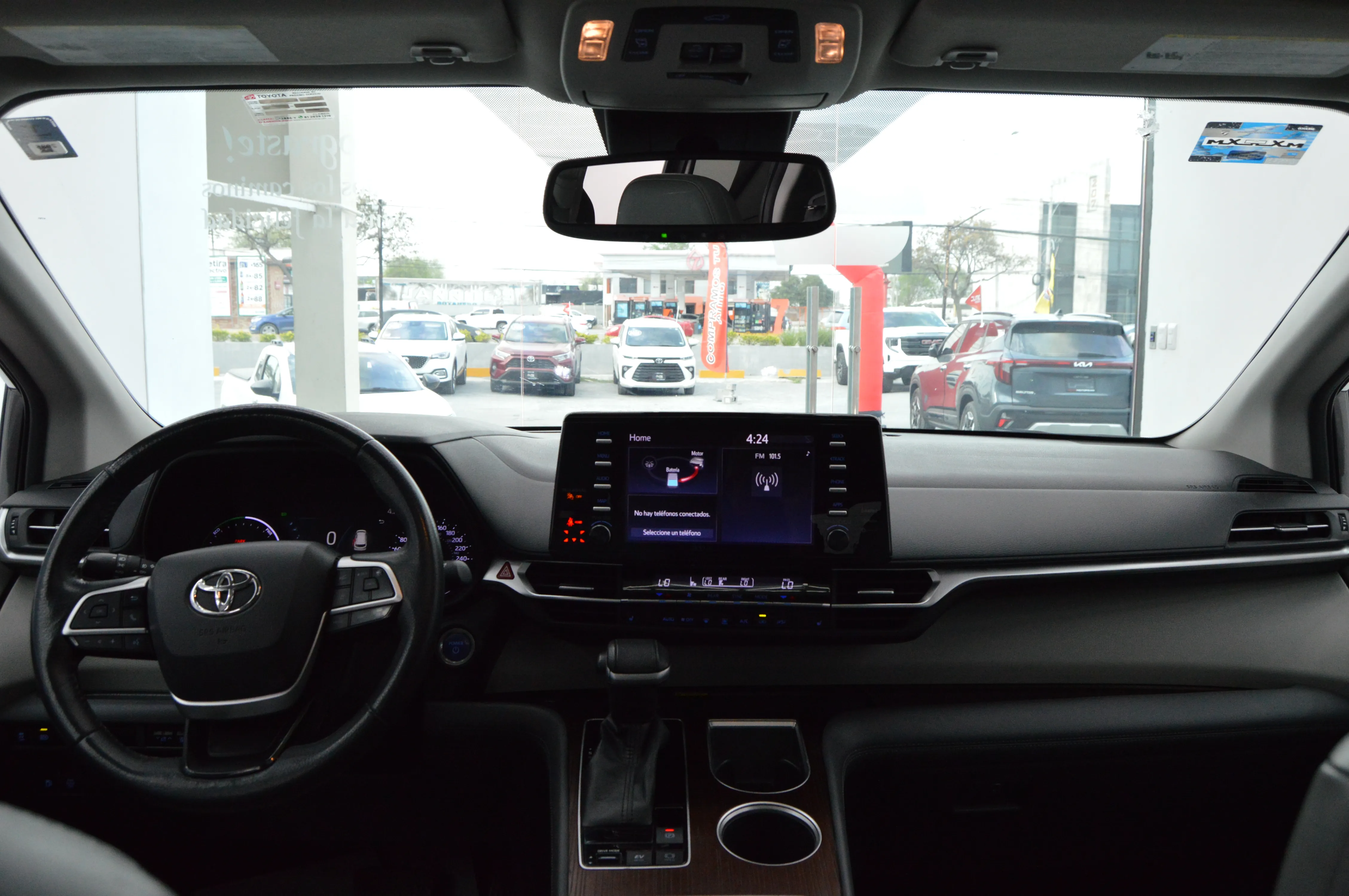 Toyota Sienna XLE Piel 2022