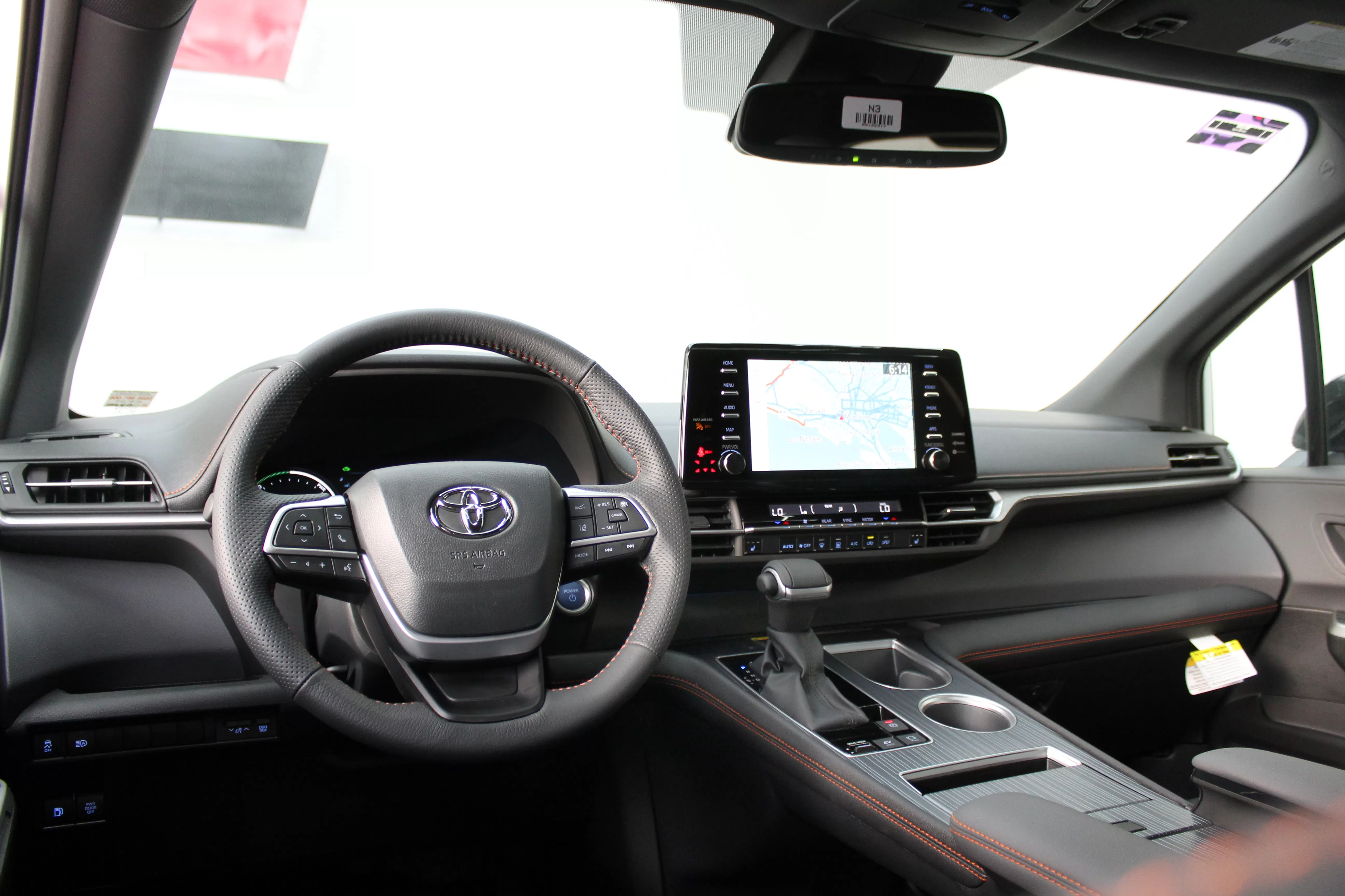 Toyota Sienna XSE Hybrid 2024