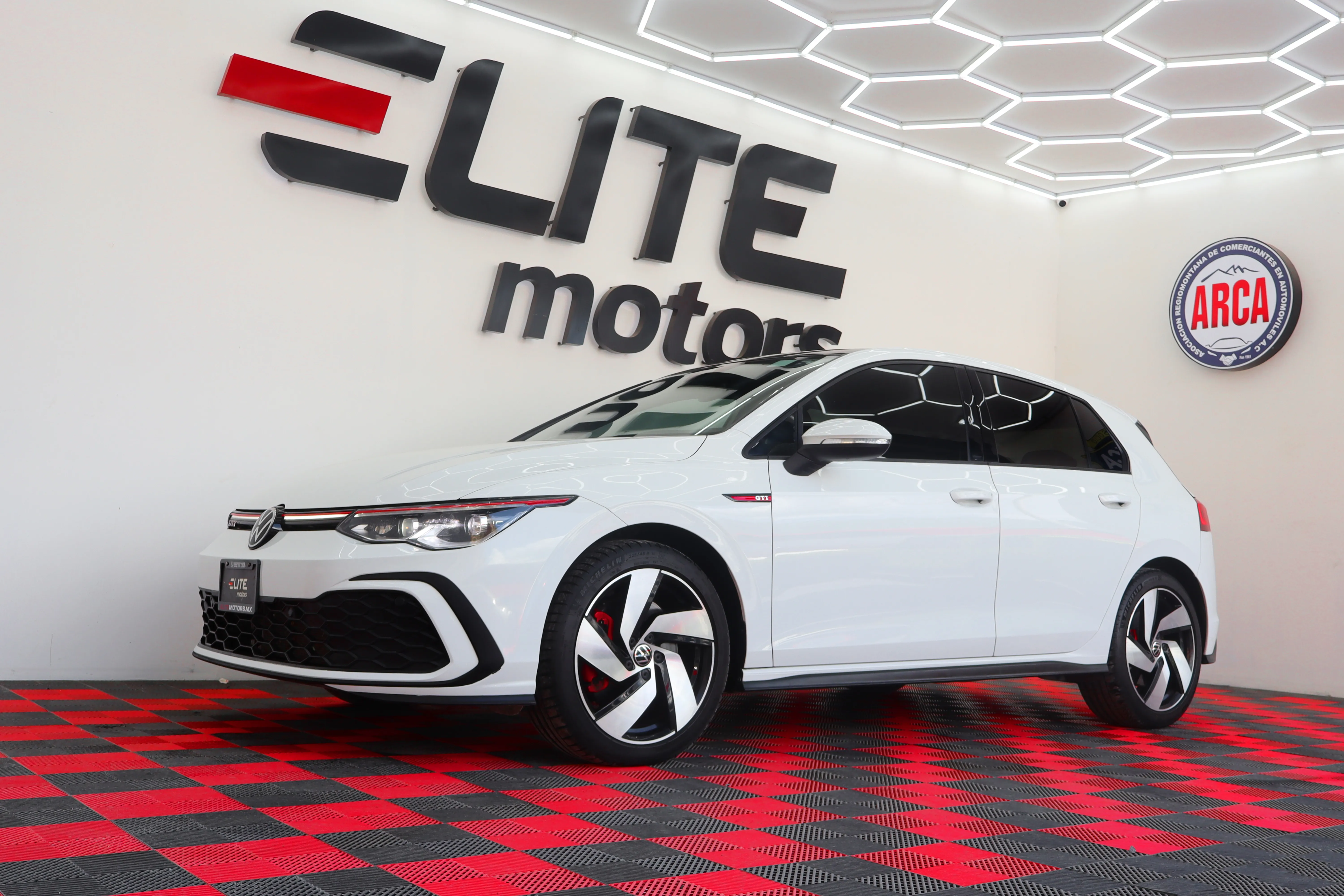 Volkswagen Golf GTI 2024